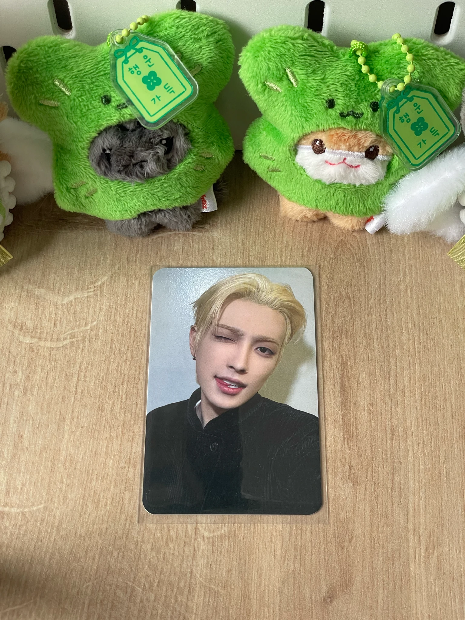 ATEEZ Hongjoong ATEEZ - Hongjoong - Golden Hour : Part.2 Album hello82 musicart (music art) minirecord shop fanplee fromm store soundwave lucky draw postcard listing photo 1