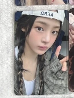 NewJeans Minji NewJeans - Minji - NewJeans x Line Friends Event version 2 photocard set listing photo 1