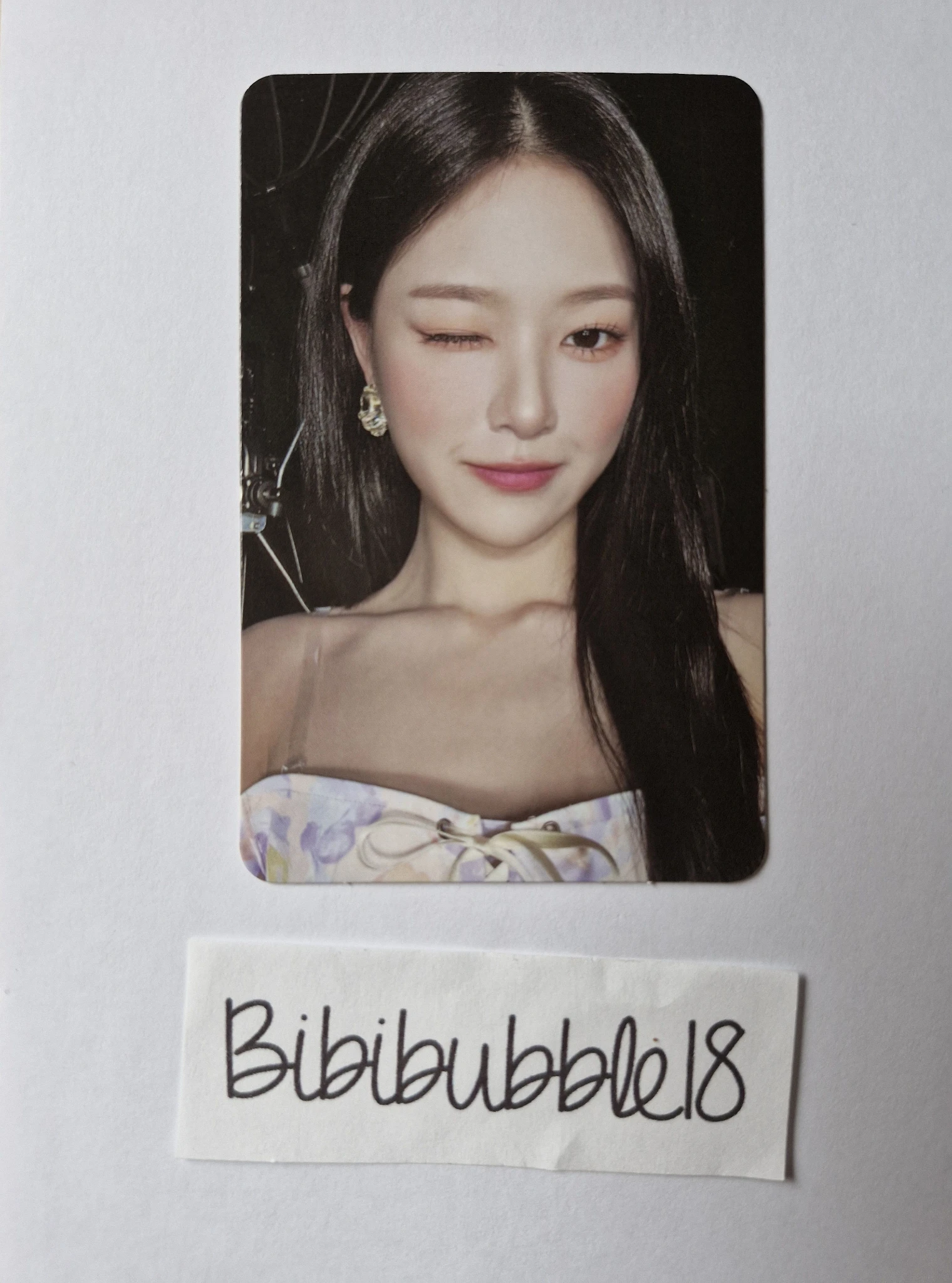 LOONA HyunJin LOONA - HyunJin - Flip That Album pob (pre-order benefit) synnara listing photo 1