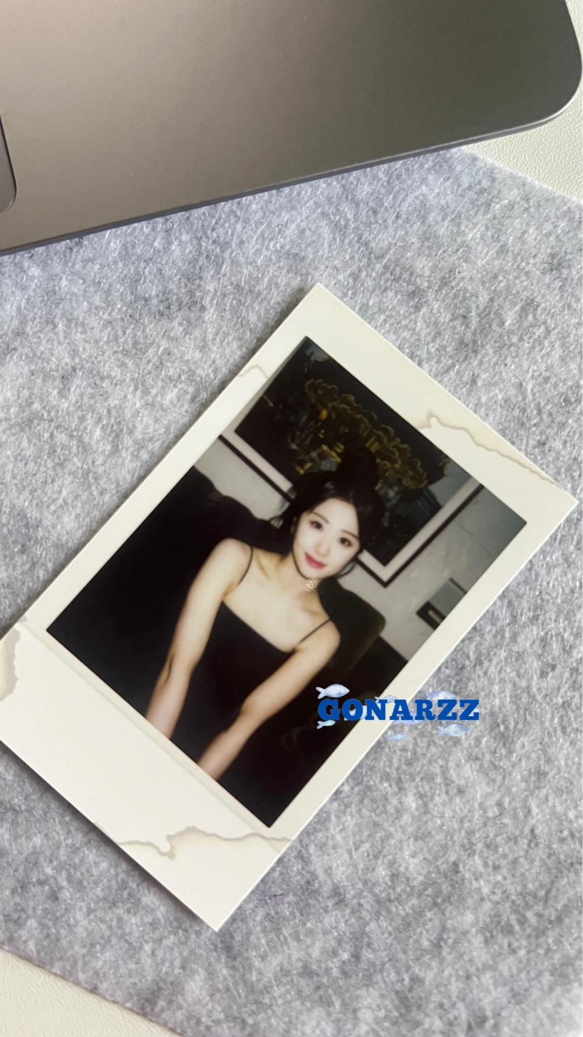 LE SSERAFIM Huh Yunjin LE SSERAFIM - Huh Yunjin - 2023 S/S POP UP SHOP Other merch tin case polaroid polaroid set listing photo 1