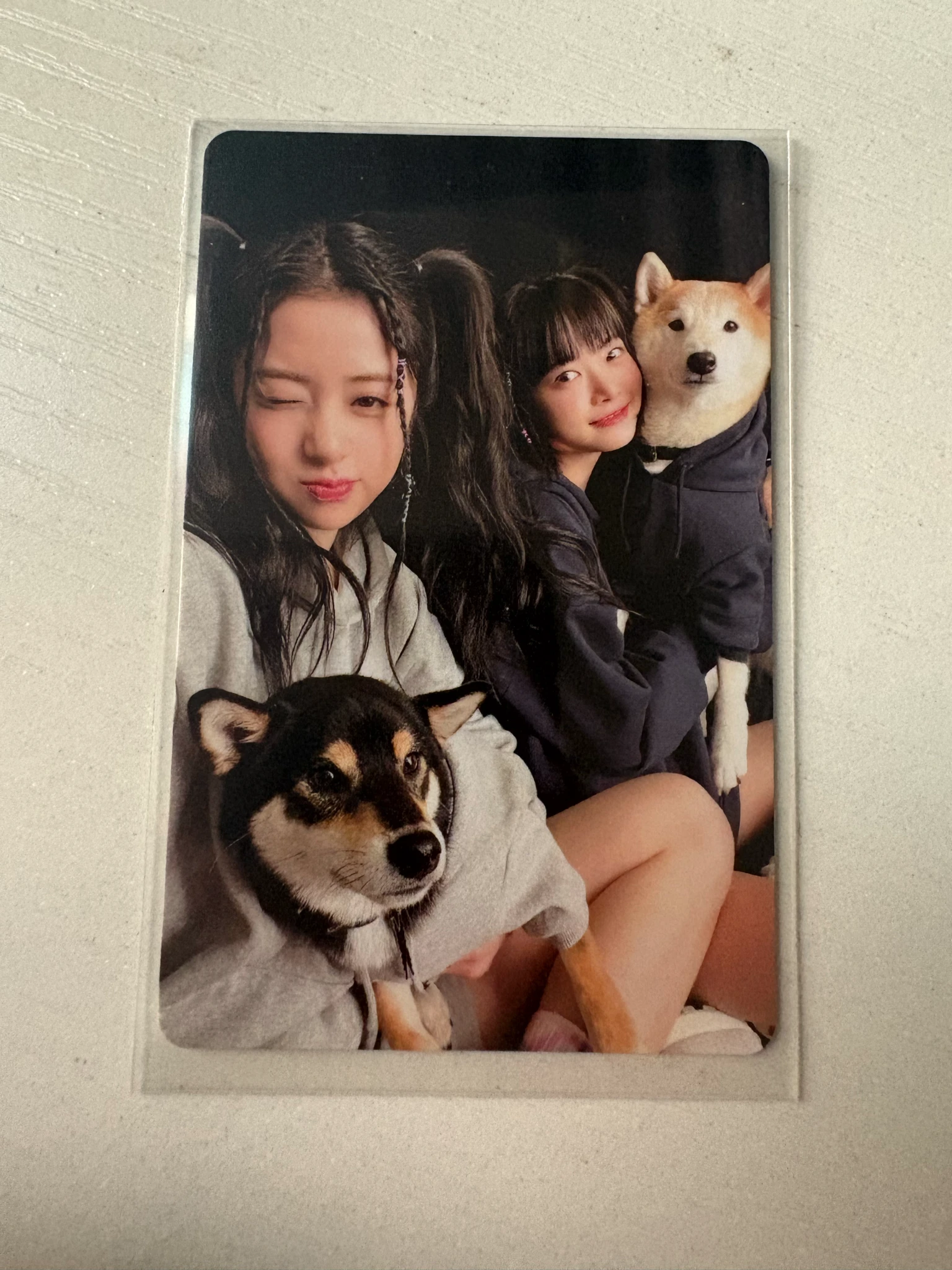 LE SSERAFIM LE SSERAFIM - Huh Yunjin & Hong Eunchae - UNFORGIVEN Album album photocard weverse album version listing photo 1