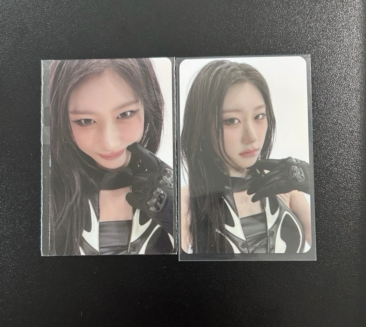 ITZY Chaeryeong ITZY - Chaeryeong - ITZY 3rd World Tour 'Tunnel Vision' Event online purchase benefit merch photocard listing photo 1