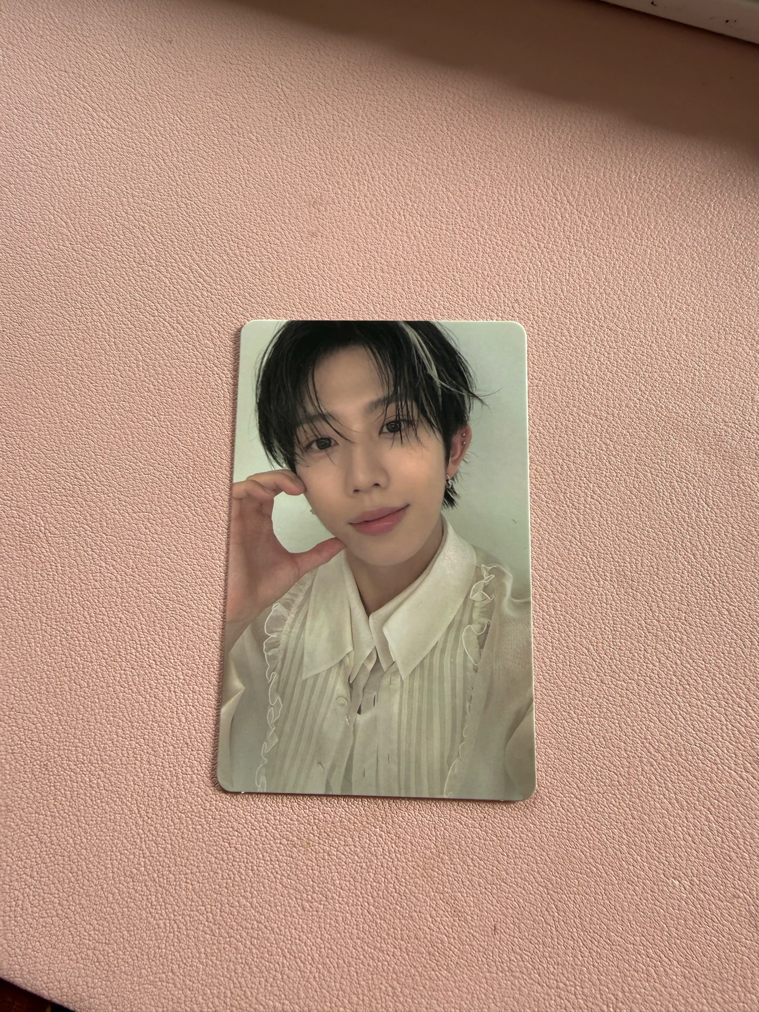 8TURN Yungyu 8TURN - Yungyu - Electric Heart: 찬란하게 빛날 Album album photocard listing photo 1