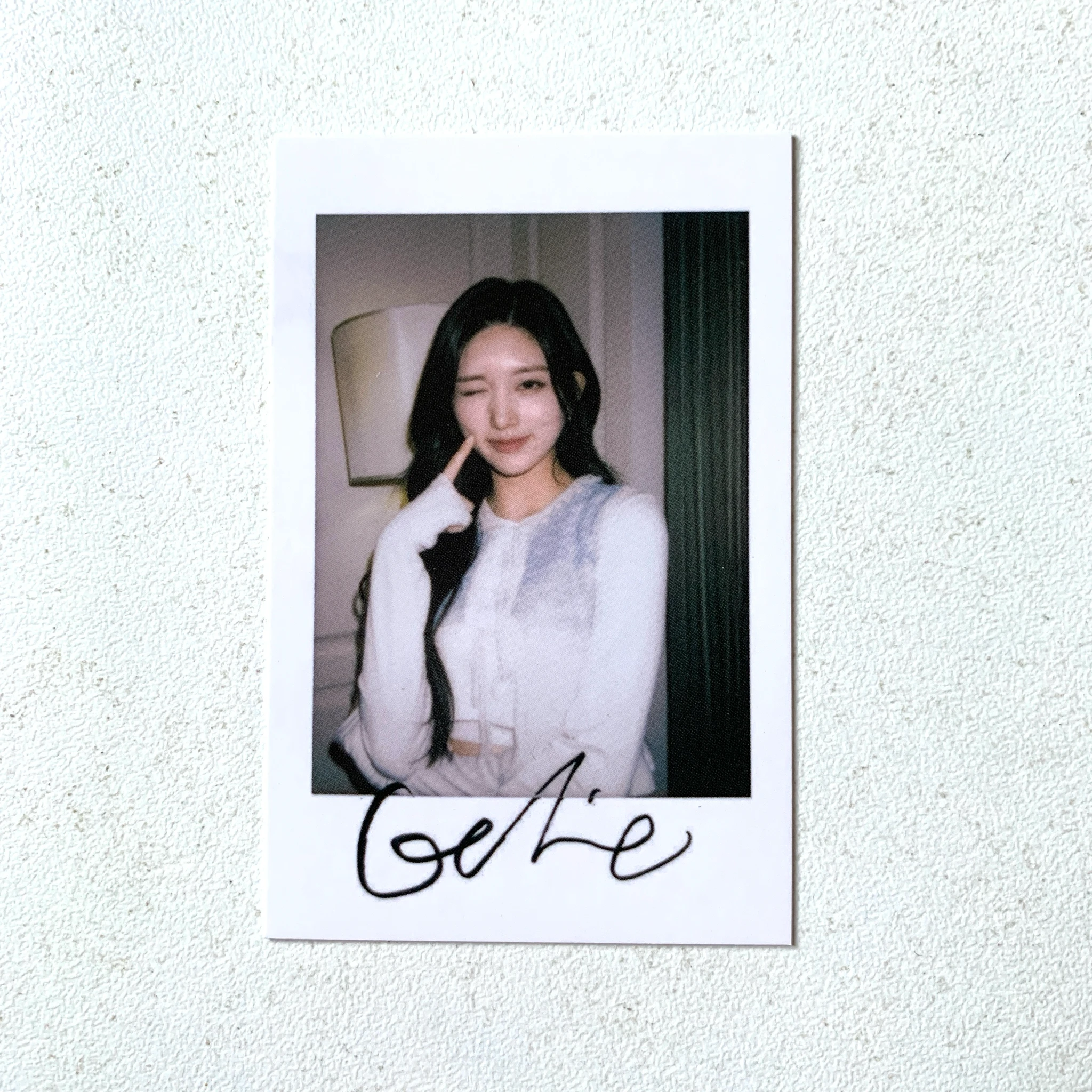 IVE Gaeul IVE - Gaeul - I've Mine Album fansign video call (fancall) round 3 polaroid withfans / yizhiyu (yzy) listing photo 1