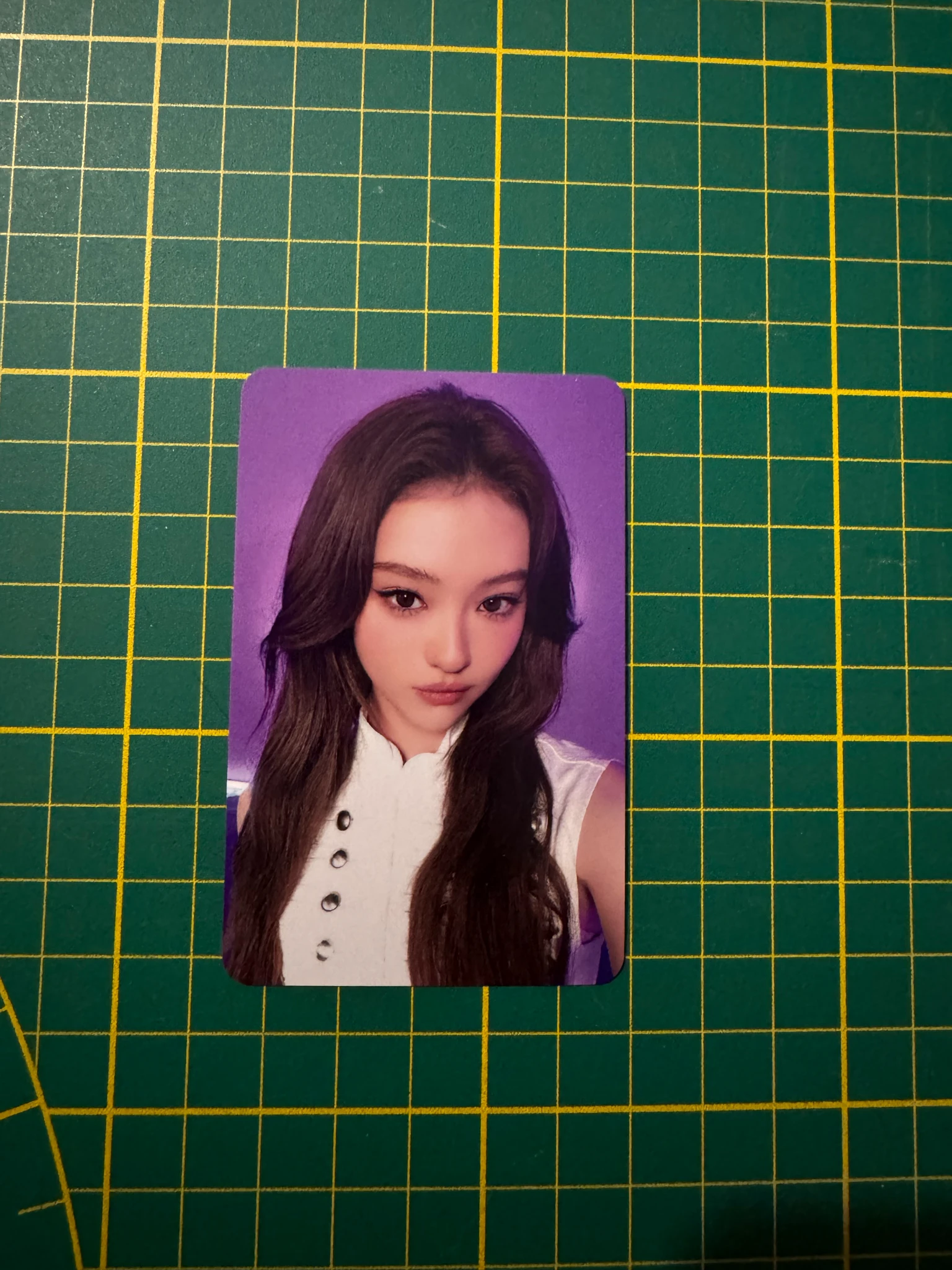 MEOVV Ella MEOVV - Ella - BITE NOW Album hellolive round 1 video call (fancall) listing photo 1