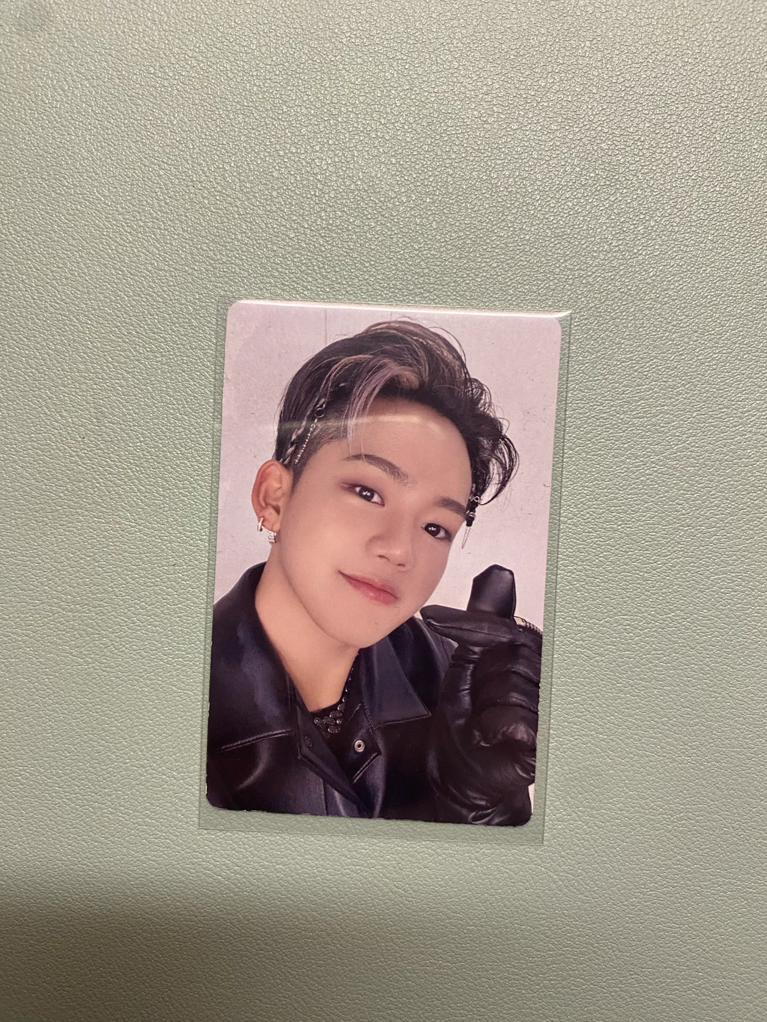 TREASURE Choi Hyunsuk TREASURE - Choi Hyunsuk - REBOOT Album version 1 album photocard photobook version selfie listing photo 1