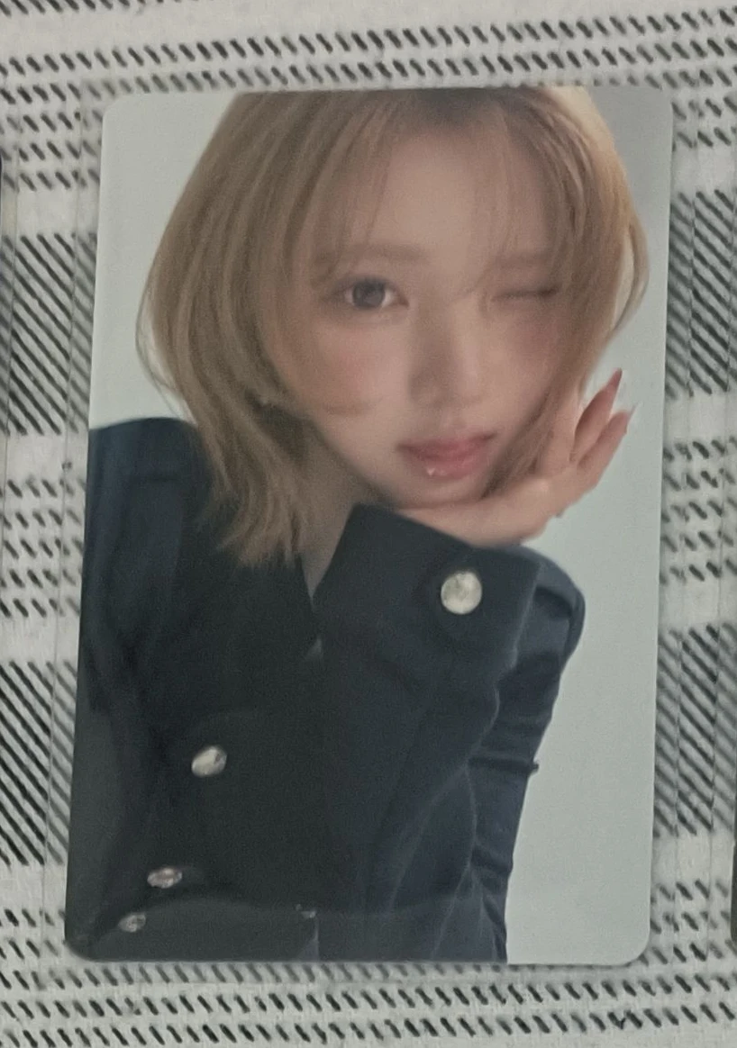 Hearts2Hearts Jiwoo Hearts2Hearts - Jiwoo - ICONIC HEART Album pob (pre-order benefit) ums japan (universal music store) listing photo 1