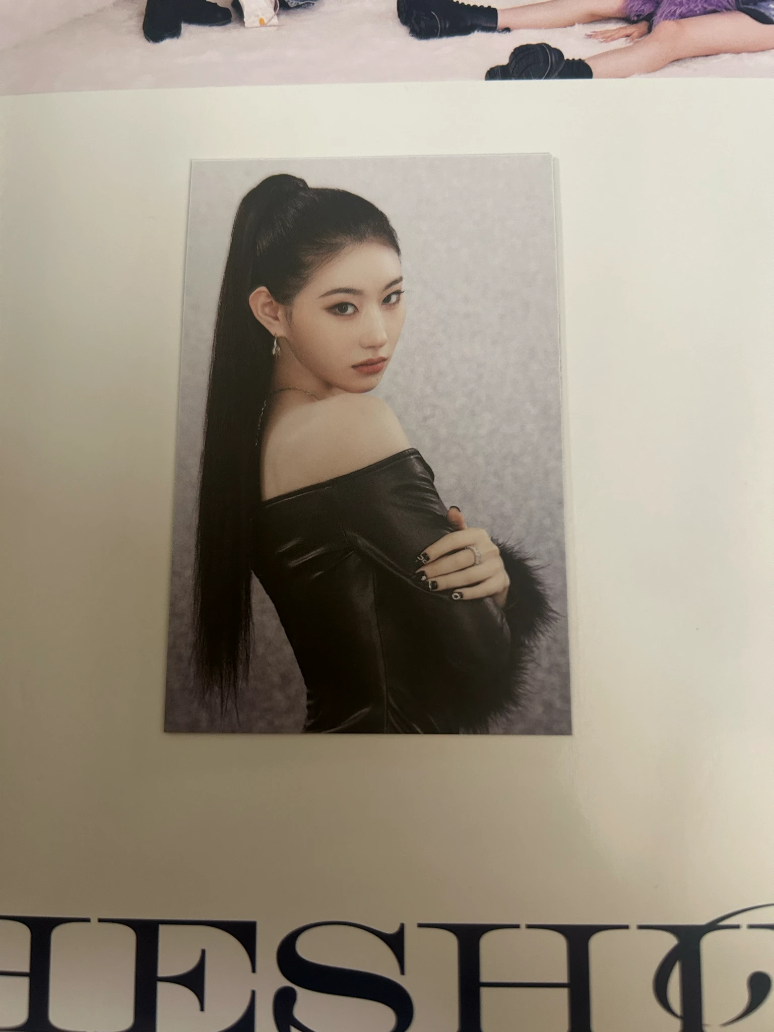 ITZY Chaeryeong ITZY - Chaeryeong - Cheshire Album album photocard standard version neon photocard non-selfie concept photocard listing photo 1