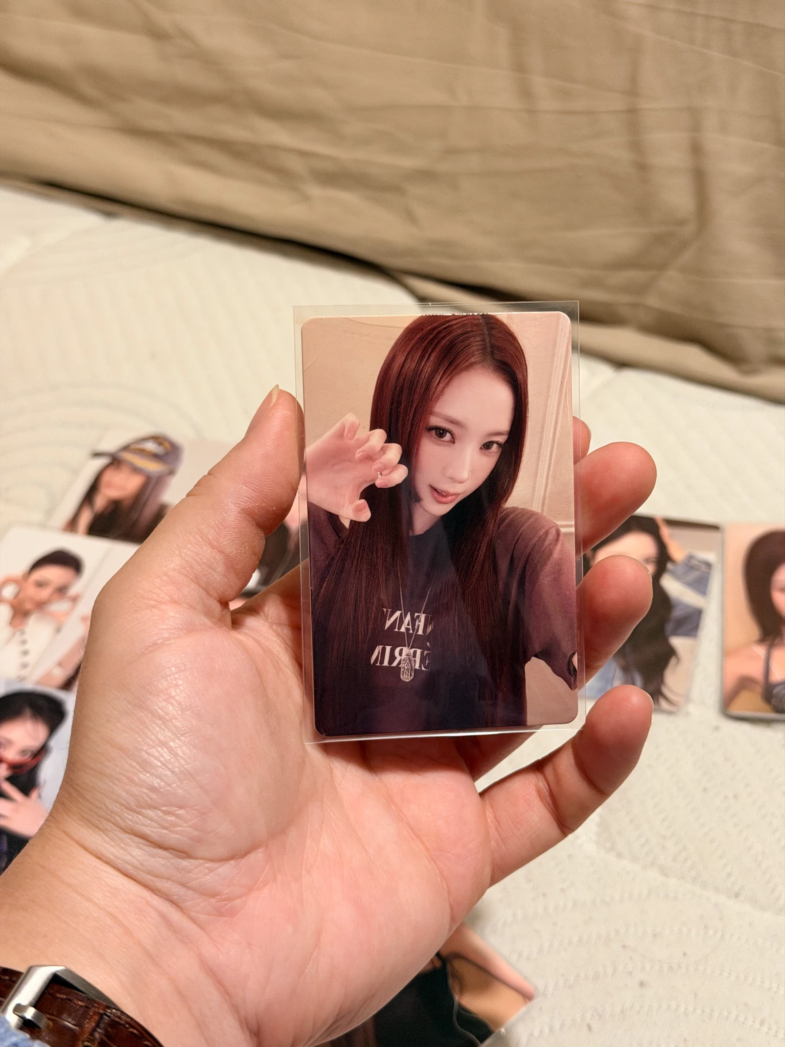 MEOVV Narin MEOVV - Narin - BITE NOW Album qq music 4 star listing photo 1