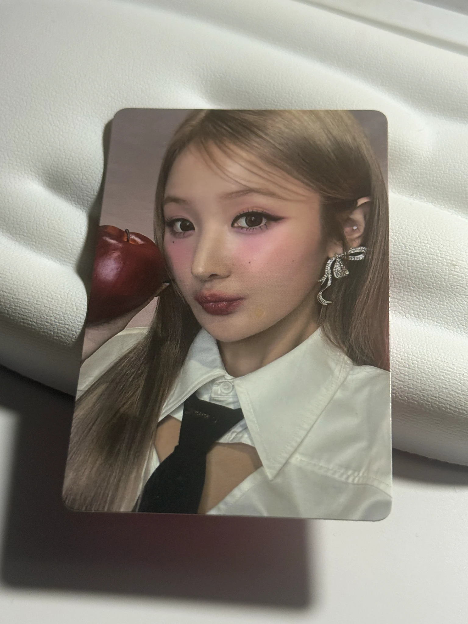 KISS OF LIFE Belle KISS OF LIFE - Belle - Midas Touch Album album photocard poca album listing photo 1