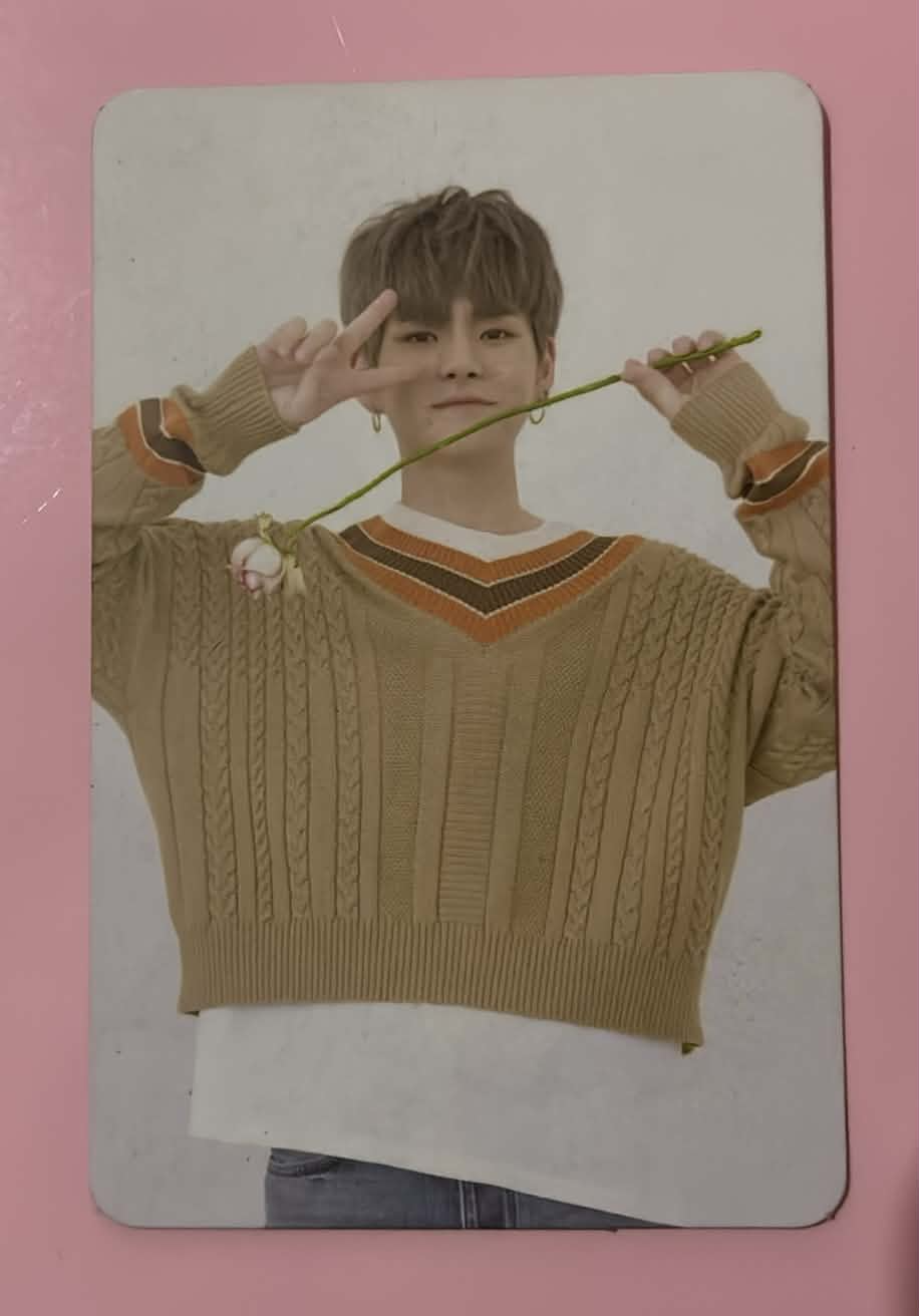 TREASURE Yoshi TREASURE - Yoshi - THE FIRST STEP : TREASURE EFFECT Album album photocard first press only AR photocard listing photo 1