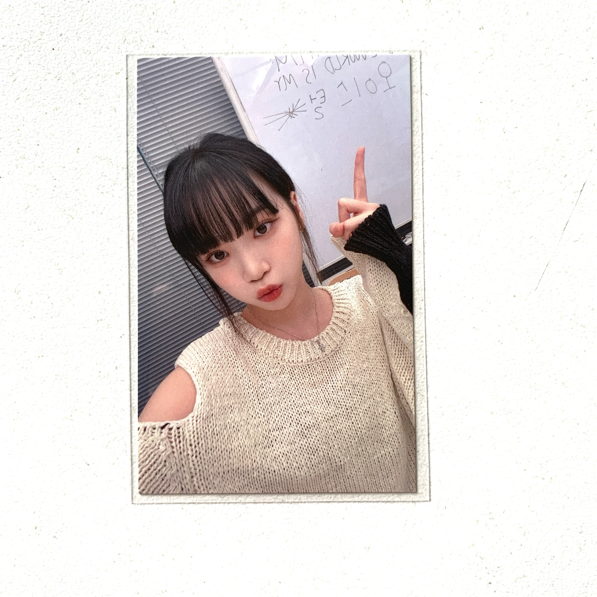 LE SSERAFIM Kim Chaewon LE SSERAFIM - Kim Chaewon - ANTIFRAGILE Album weverse japan lucky draw listing photo 1