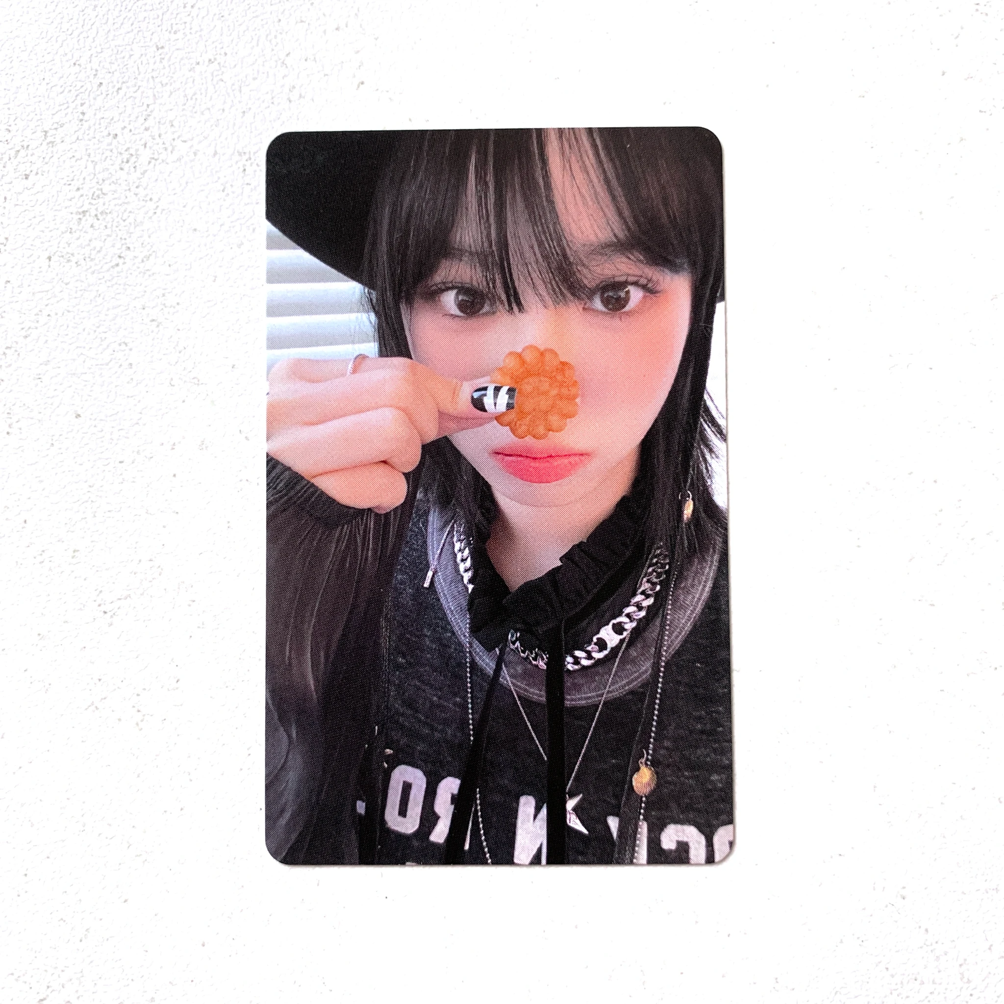 LE SSERAFIM Kim Chaewon LE SSERAFIM - Kim Chaewon - UNFORGIVEN Album weverse global shop (wvg) video call (fancall) listing photo 1