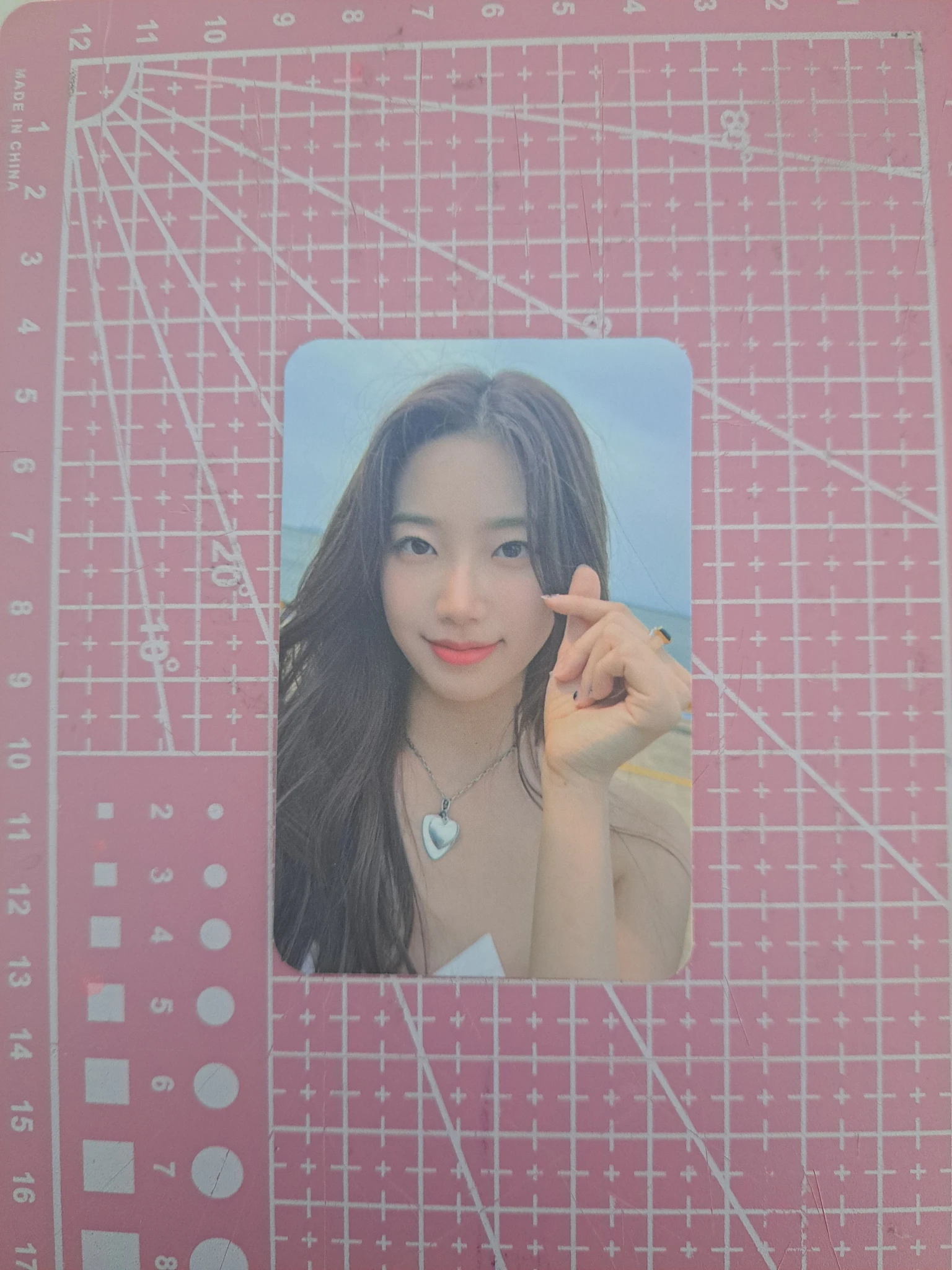 LE SSERAFIM Kazuha LE SSERAFIM - Kazuha - ANTIFRAGILE Album album photocard weverse album version listing photo 1