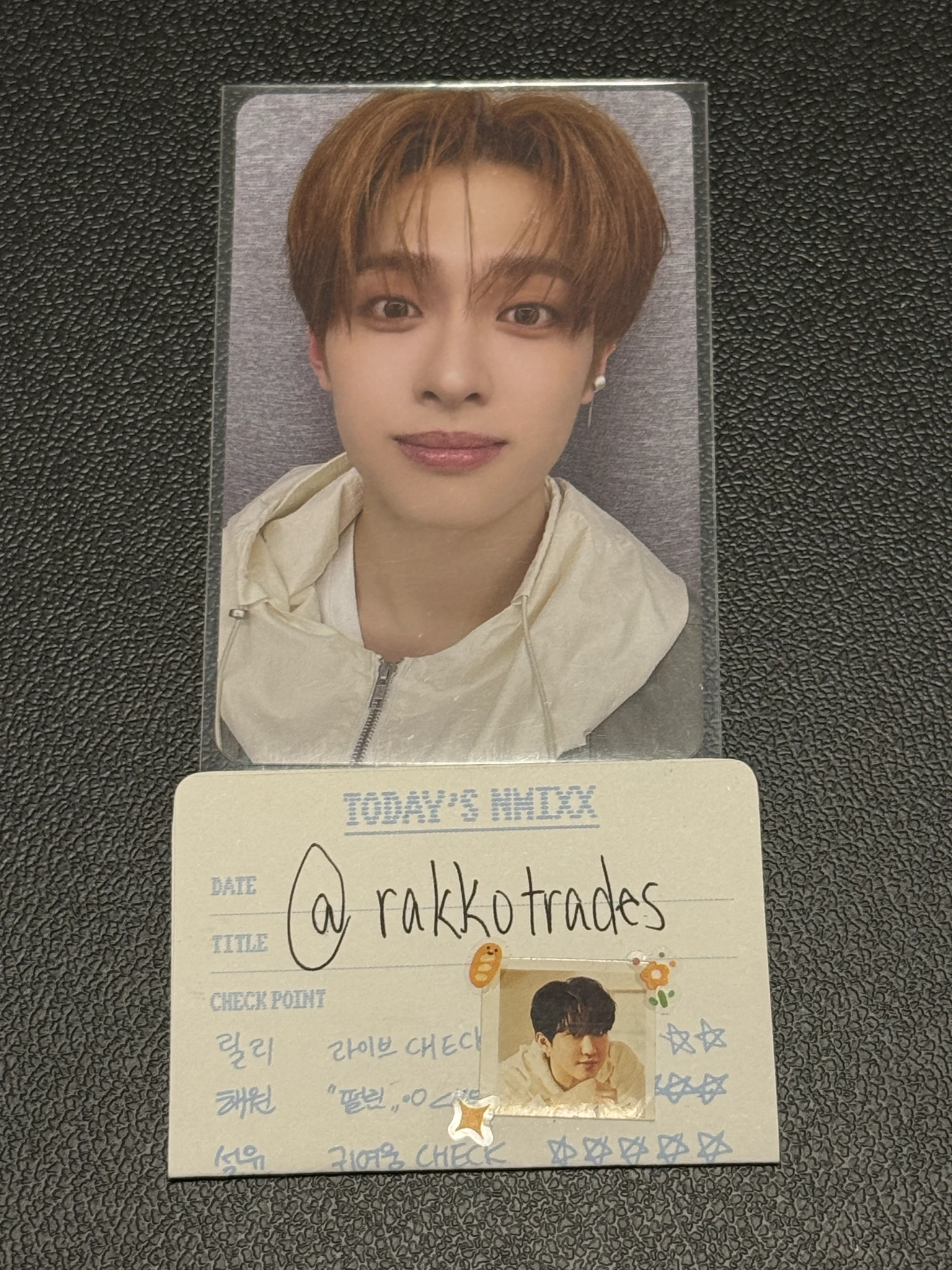 Xdinary Heroes Gaon Xdinary Heroes - Livelock Album blue version album photocard random photocard listing photo 1