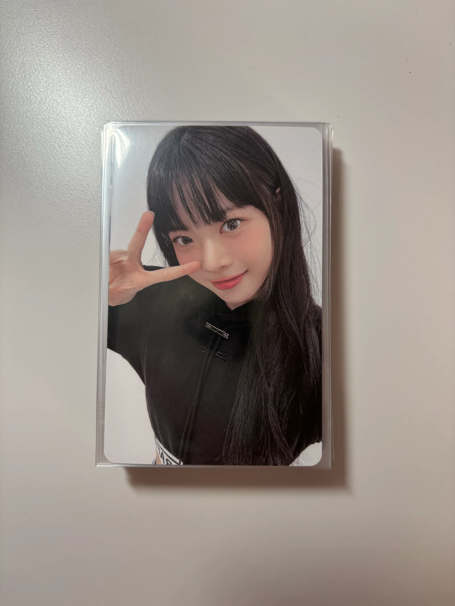 LE SSERAFIM Hong Eunchae LE SSERAFIM - Hong Eunchae - UNFORGIVEN Album weverse shop global (wvg) standard version pre-order benefit (pob) listing photo 1