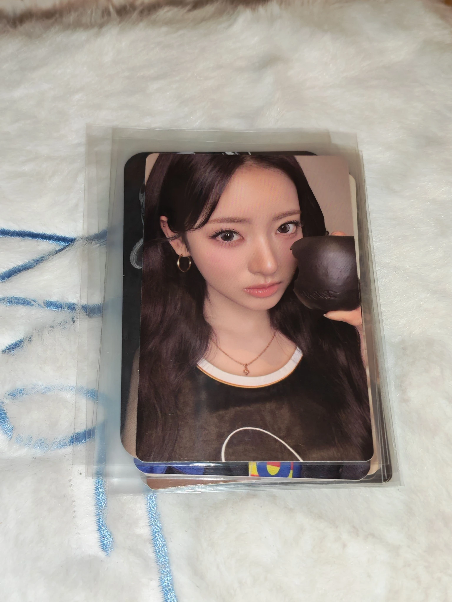 MEOVV Anna MEOVV - Anna - BITE NOW Album the black label (tbl) shop merch photocard purchase benefit online listing photo 1