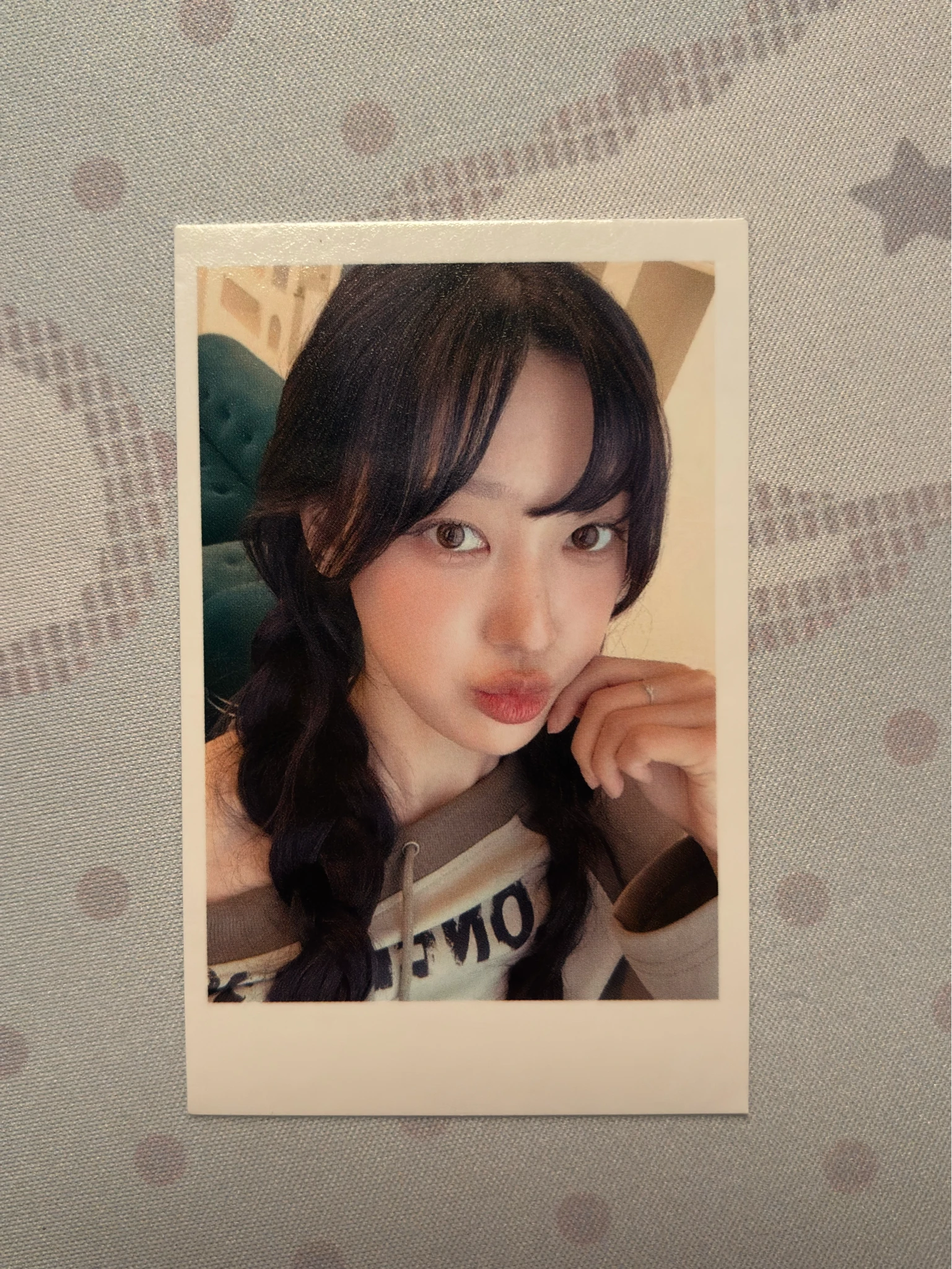 ARTMS Choerry ARTMS - Choerry - Club Icarus Album video call/fancall jump up round 2 polaroid listing photo 1