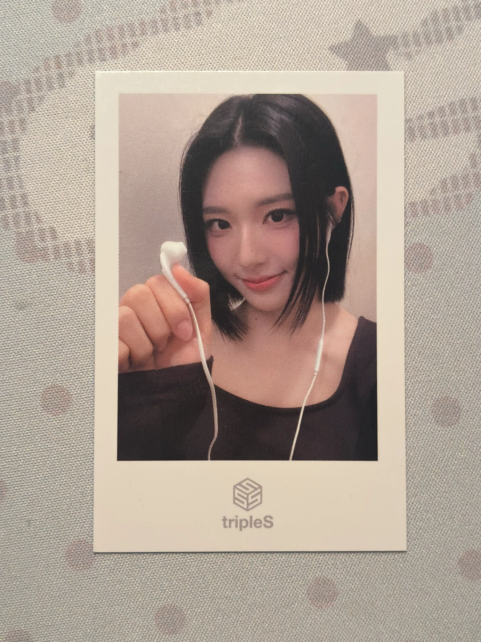 tripleS Xinyu tripleS - Xinyu - Performante Album fanplee polaroid video call/fancall round 2 listing photo 1