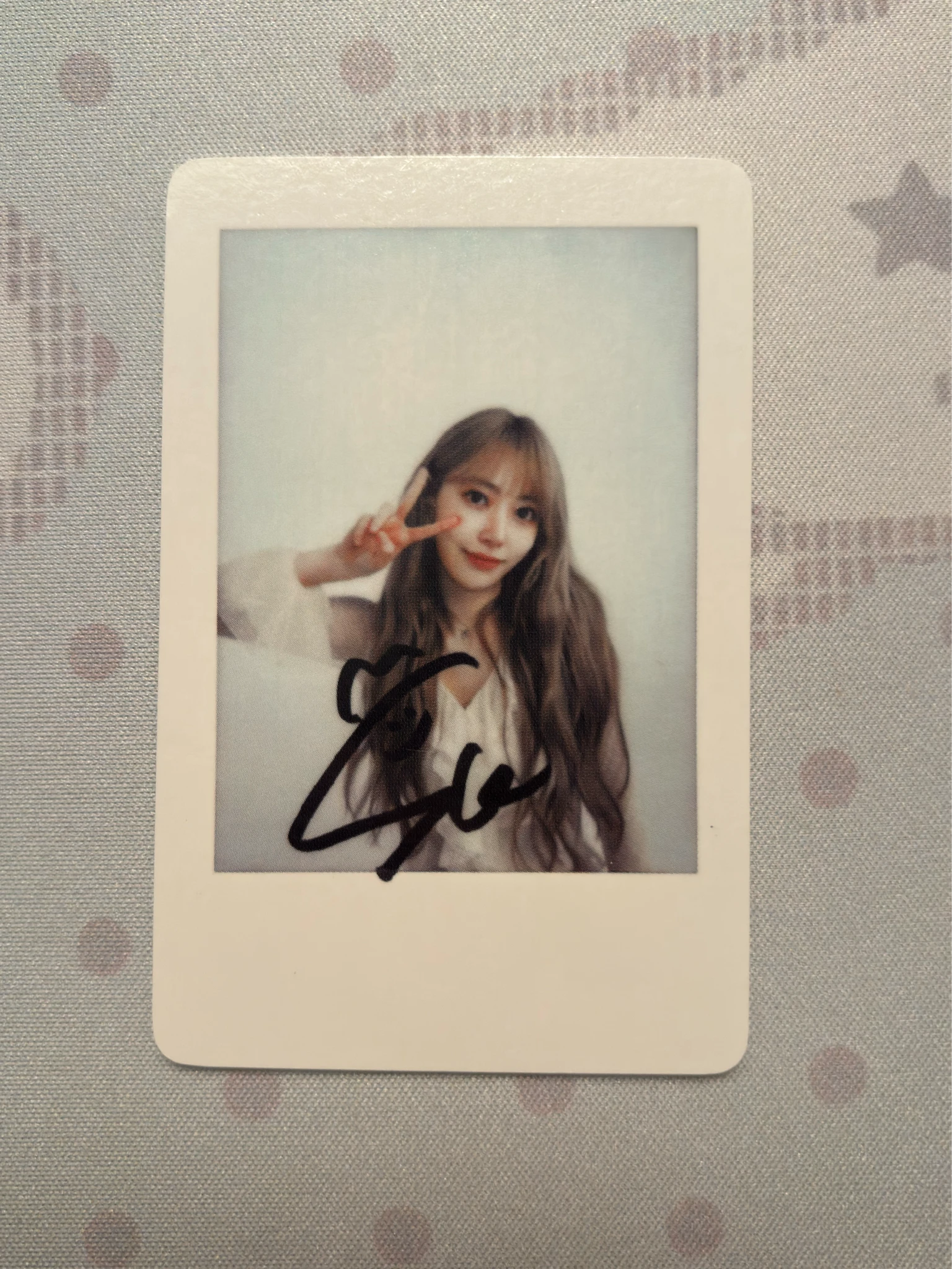 LE SSERAFIM Sakura LE SSERAFIM - Sakura - CRAZY Album polaroid soundwave cafe event listing photo 1