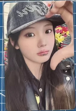 ILLIT Wonhee ILLIT - Wonhee - I Got Your Back Album pob (pre-order benefit) weverse japan shop (wvj) listing photo 1
