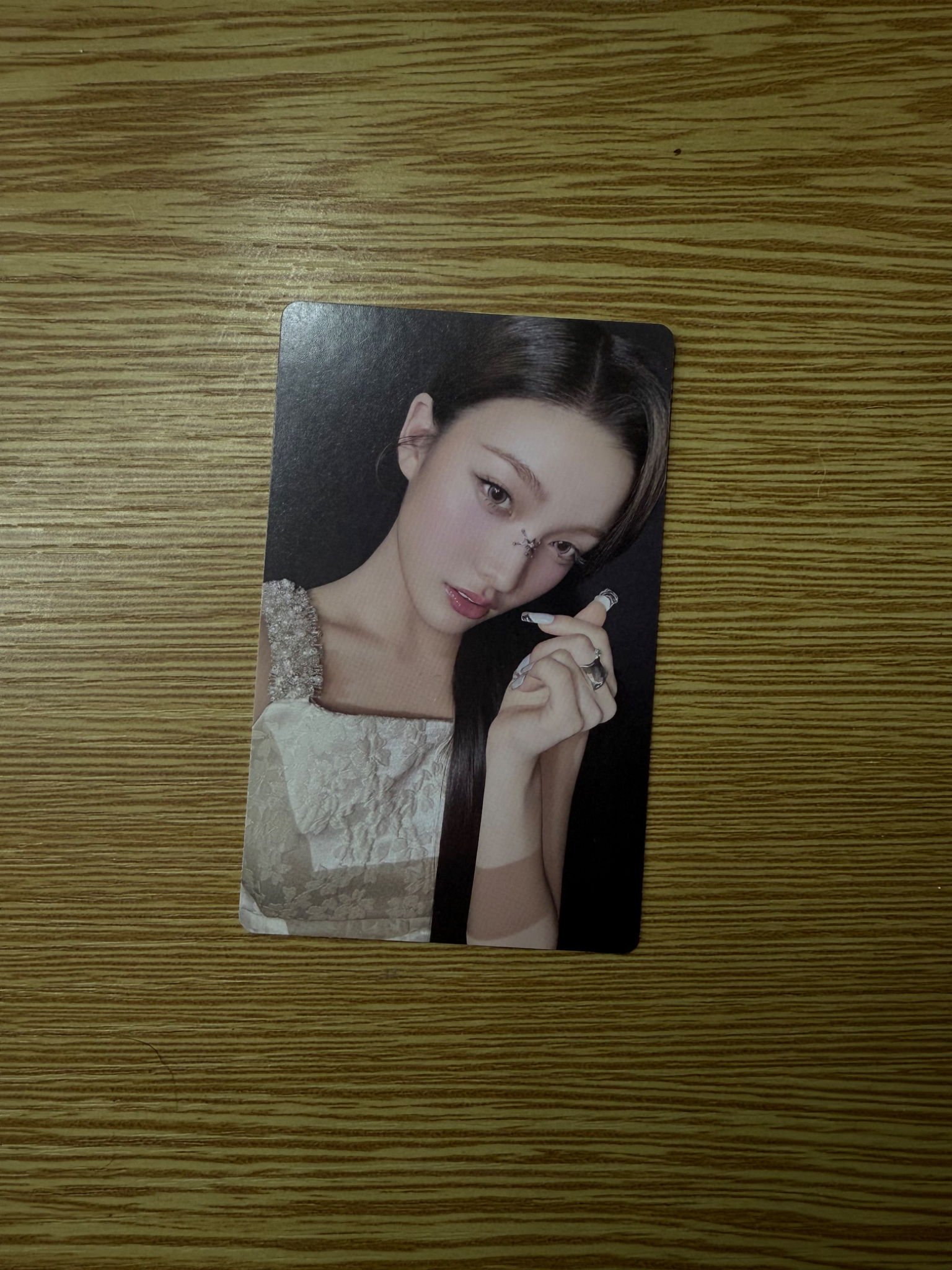 ILLIT Iroha ILLIT - IROHA - bomb Album weverse albums ver. photocard set album photocard listing photo 1