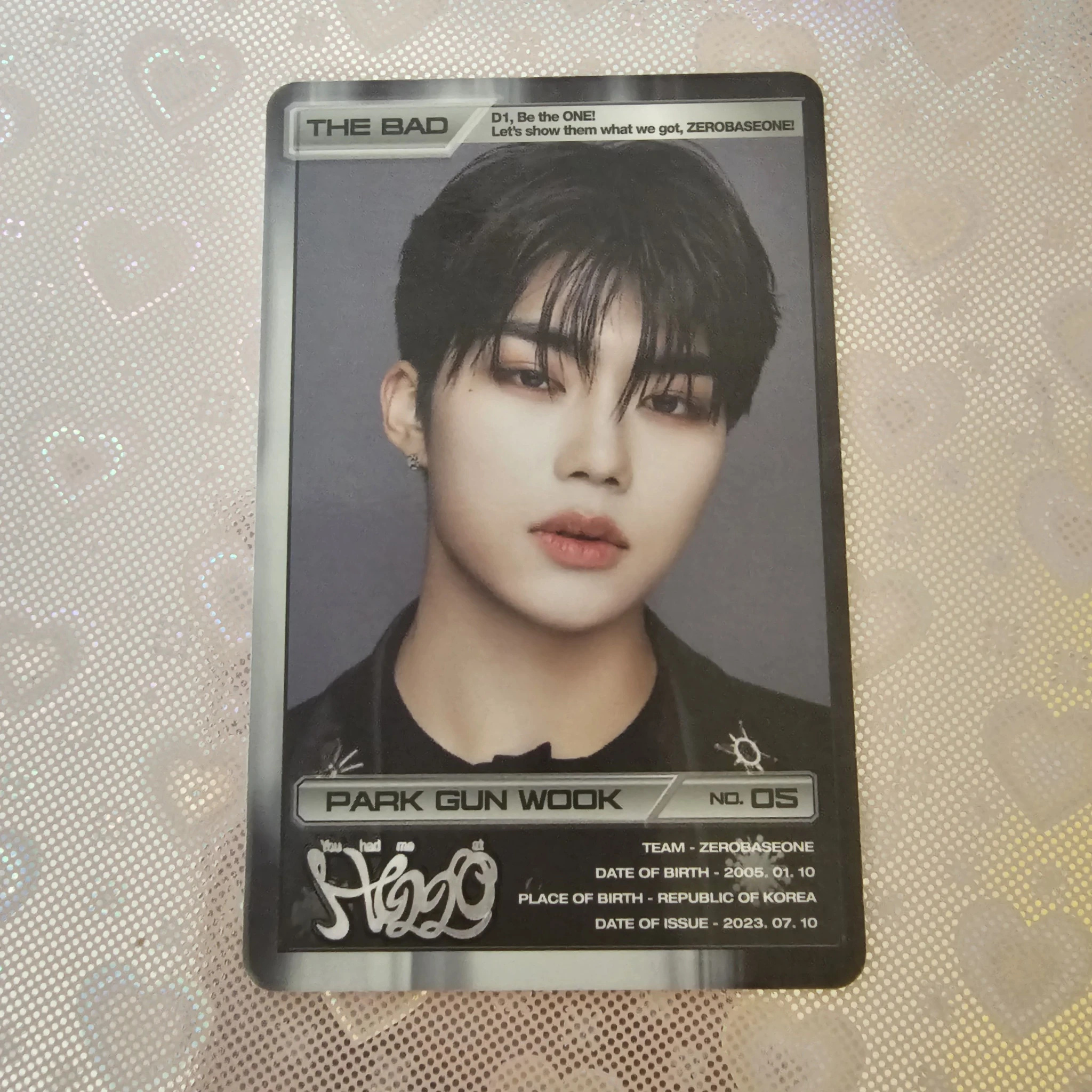 ZEROBASEONE Gunwook ZEROBASEONE - Gunwook - You had me at HELLO Album album photocard solar version id card listing photo 1