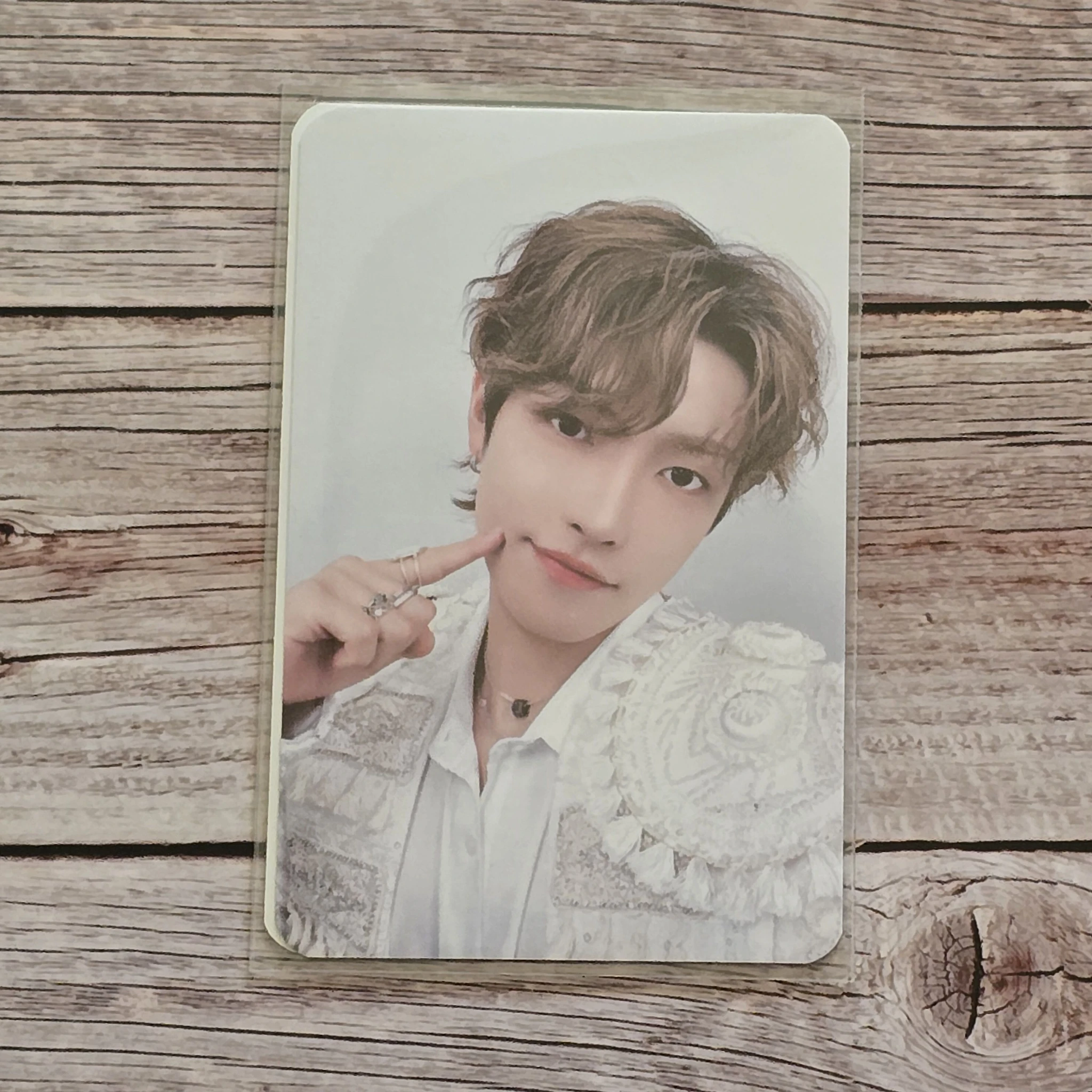 ATEEZ Hongjoong ATEEZ - Hongjoong - In Your Fantasy World Tour 2025 - 2026 Event merch photocard purchase benefit asia exclusive listing photo 1