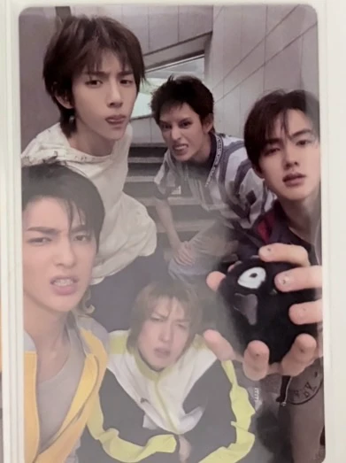 CORTIS CORTIS - GREENGREEN Album album photocard ball version tnt version photocard set listing photo 1