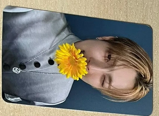 ATEEZ Hongjoong ATEEZ - Hongjoong - Golden Hour : Part.4 Album apple music pob (pre-order benefit) round 1 photobook version FPO listing photo 1