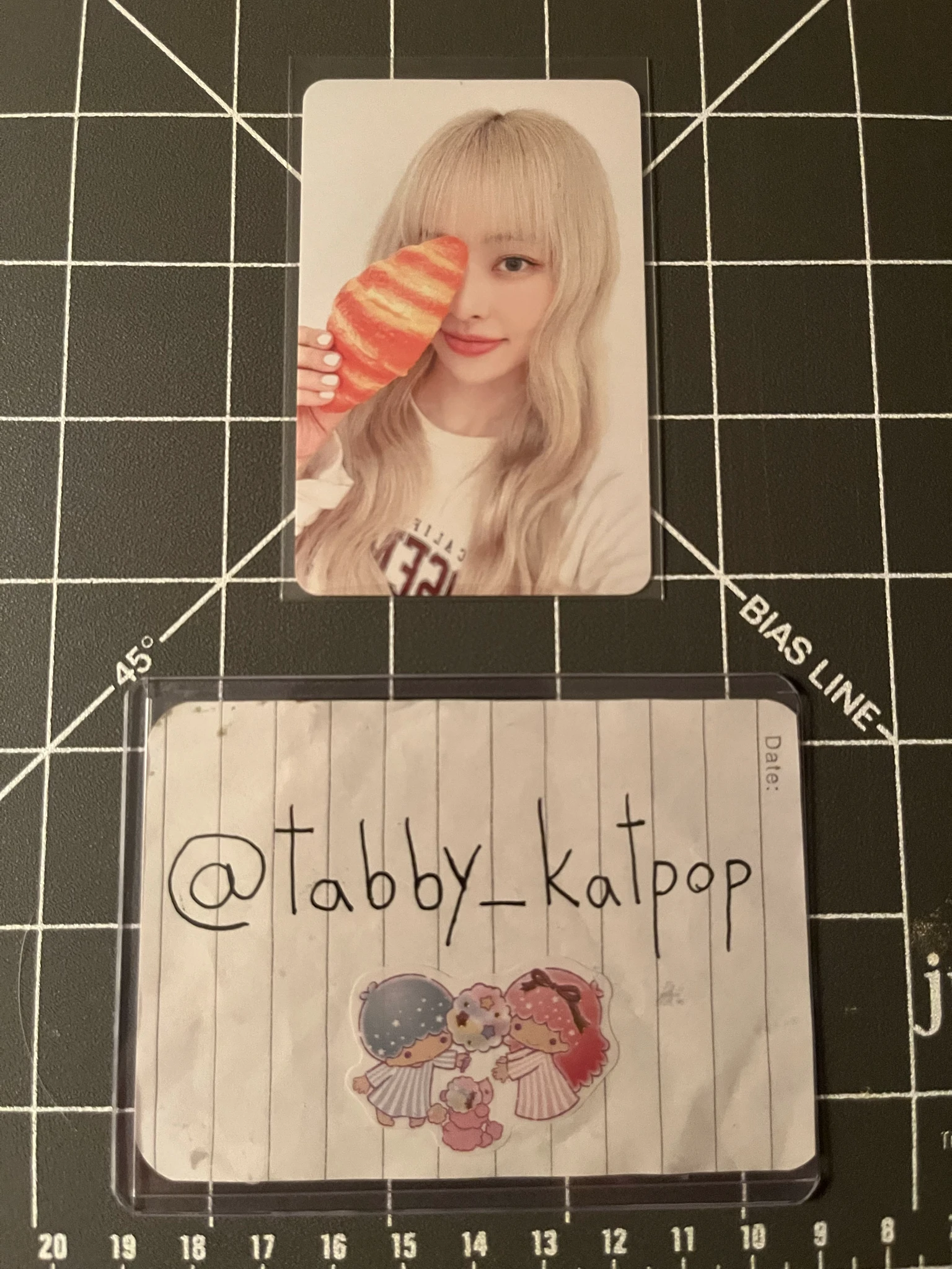 Loossemble ViVi Loossemble - ViVi - Official Light Stick Other photocard set pob (pre-order benefit) cokodive lightstick listing photo 1