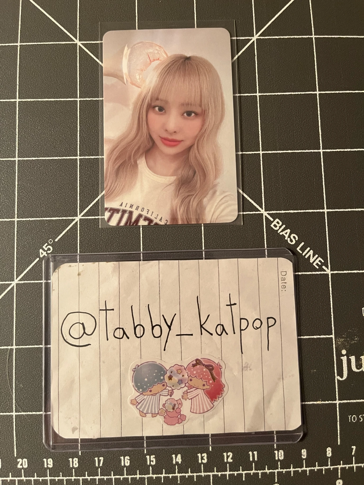 Loossemble ViVi Loossemble - ViVi - Official Light Stick Other photocard set listing photo 1