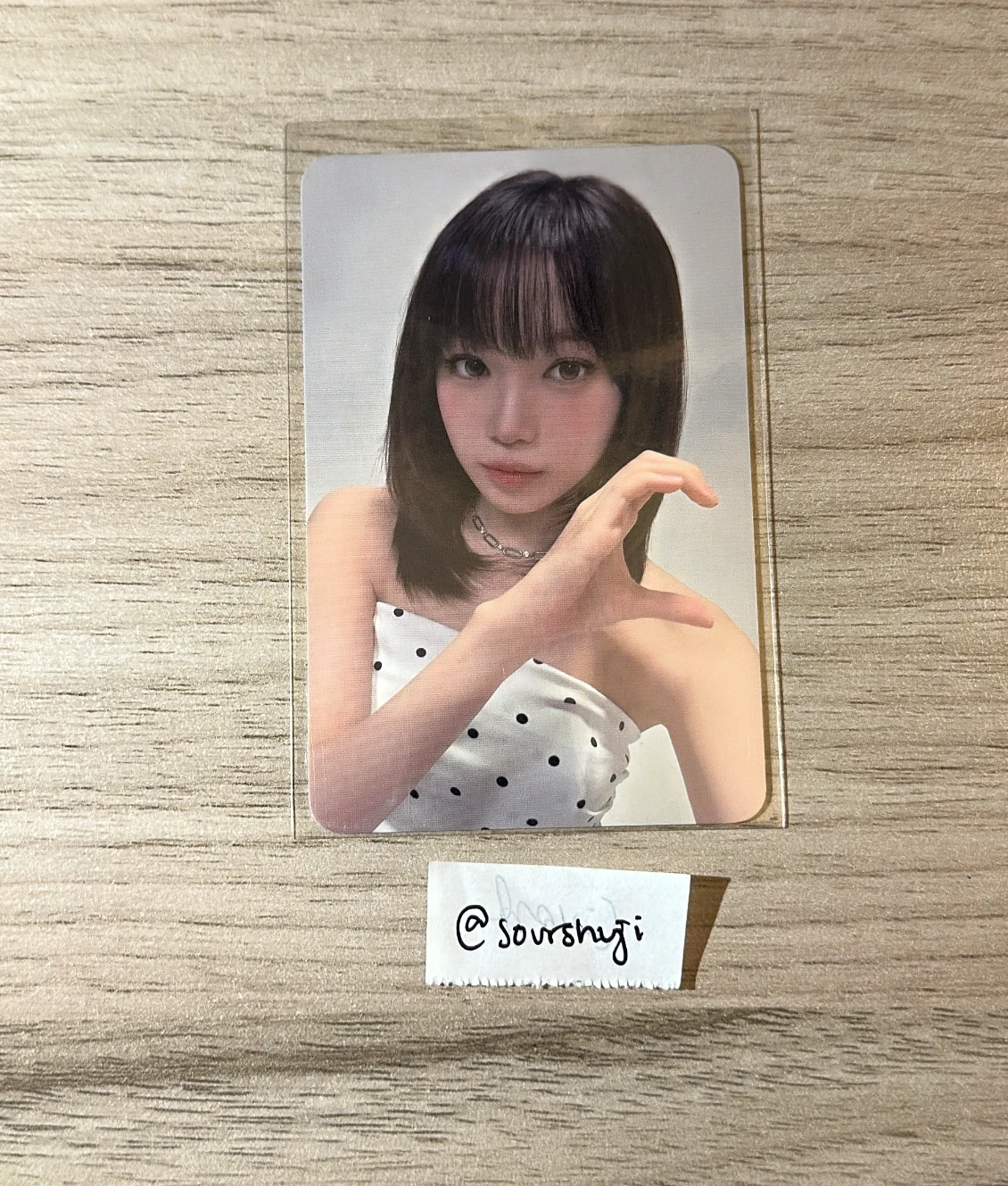 LE SSERAFIM Kim Chaewon LE SSERAFIM - Kim Chaewon - VR Concert: Invitation Event merch photocard photocard holder listing photo 1