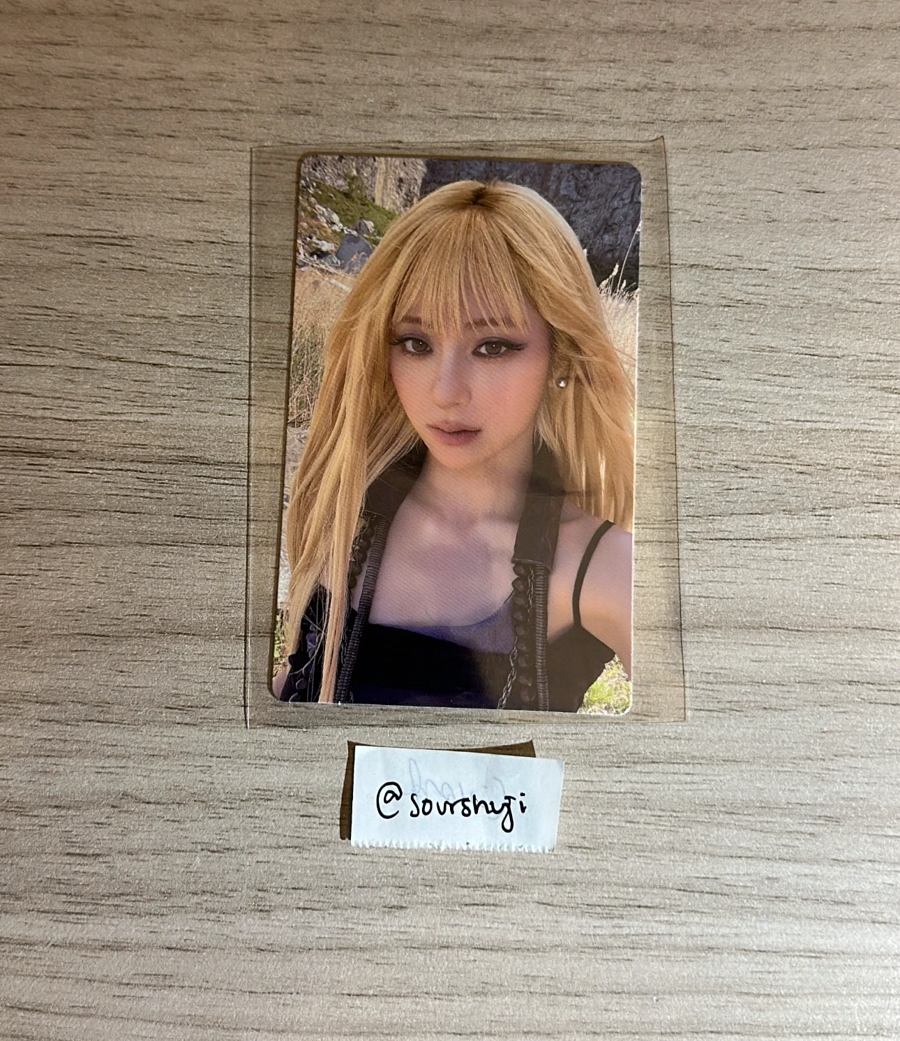 LE SSERAFIM Huh Yunjin LE SSERAFIM - Huh Yunjin - PUREFLOW pt.1 Album youtube gift purchase benefit round 2 weverse global shop (wvg) listing photo 1