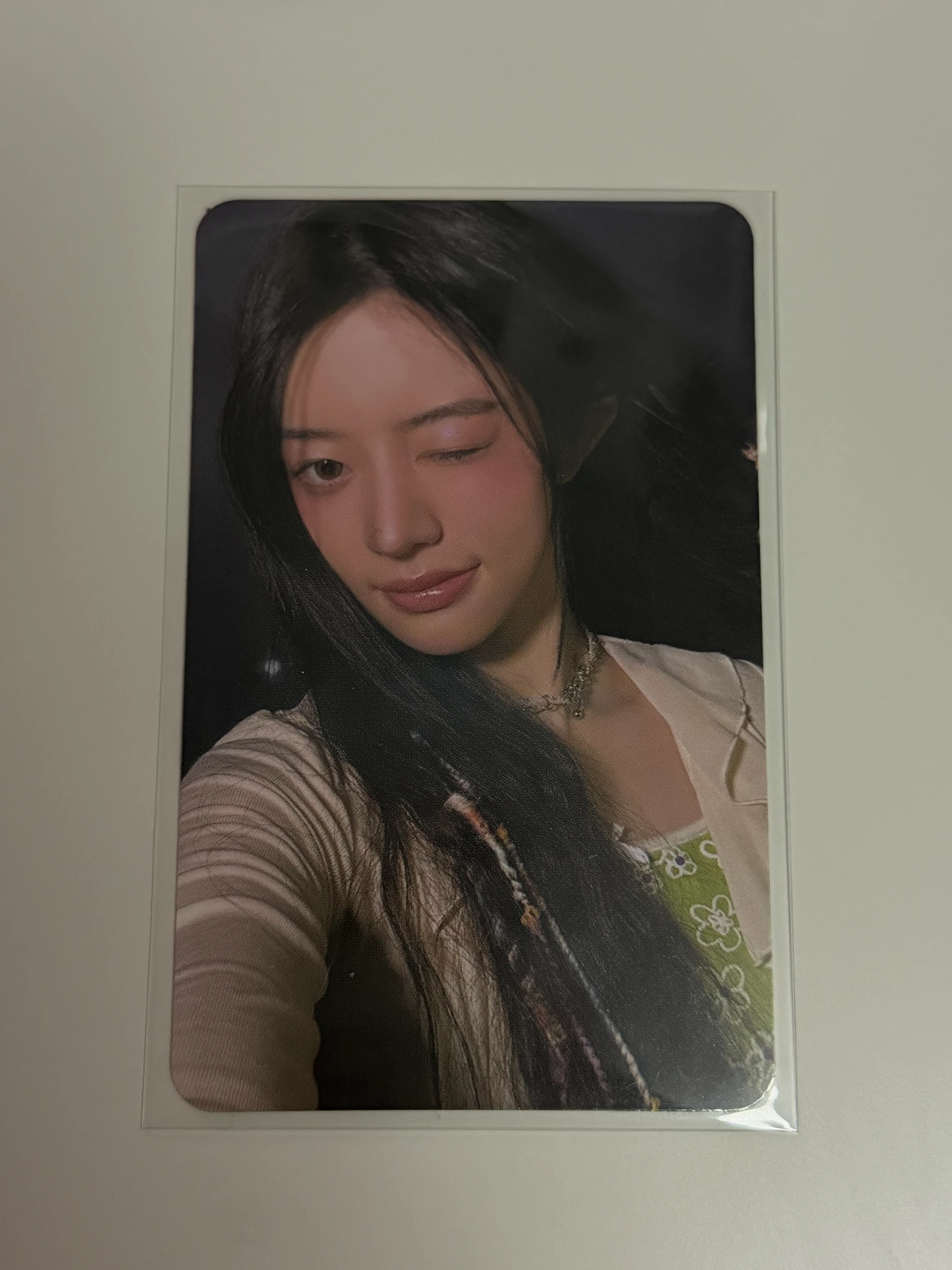 ILLIT Minju ILLIT - Minju - SUPER REAL ME Album listing photo 1