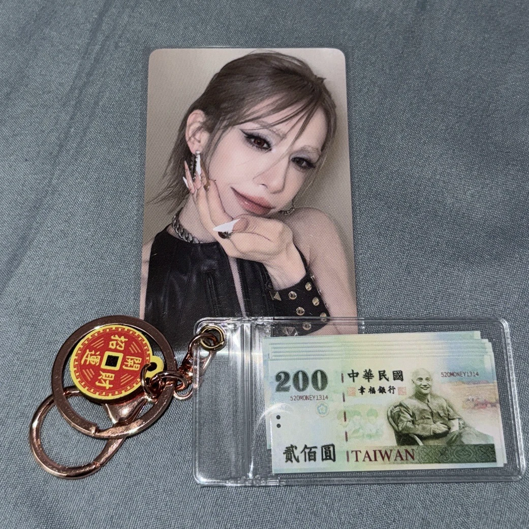 XLOV Wumuti XLOV - Wumuti - I, God Album pop-up store photocard set listing photo 1