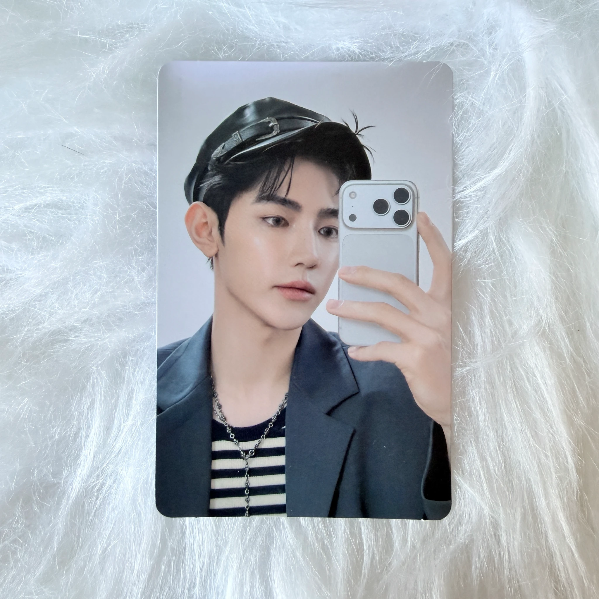 AND2BLE Hao AND2BLE - Hao - Sequence 01: Curiosity Album album photocard gazed version listing photo 1