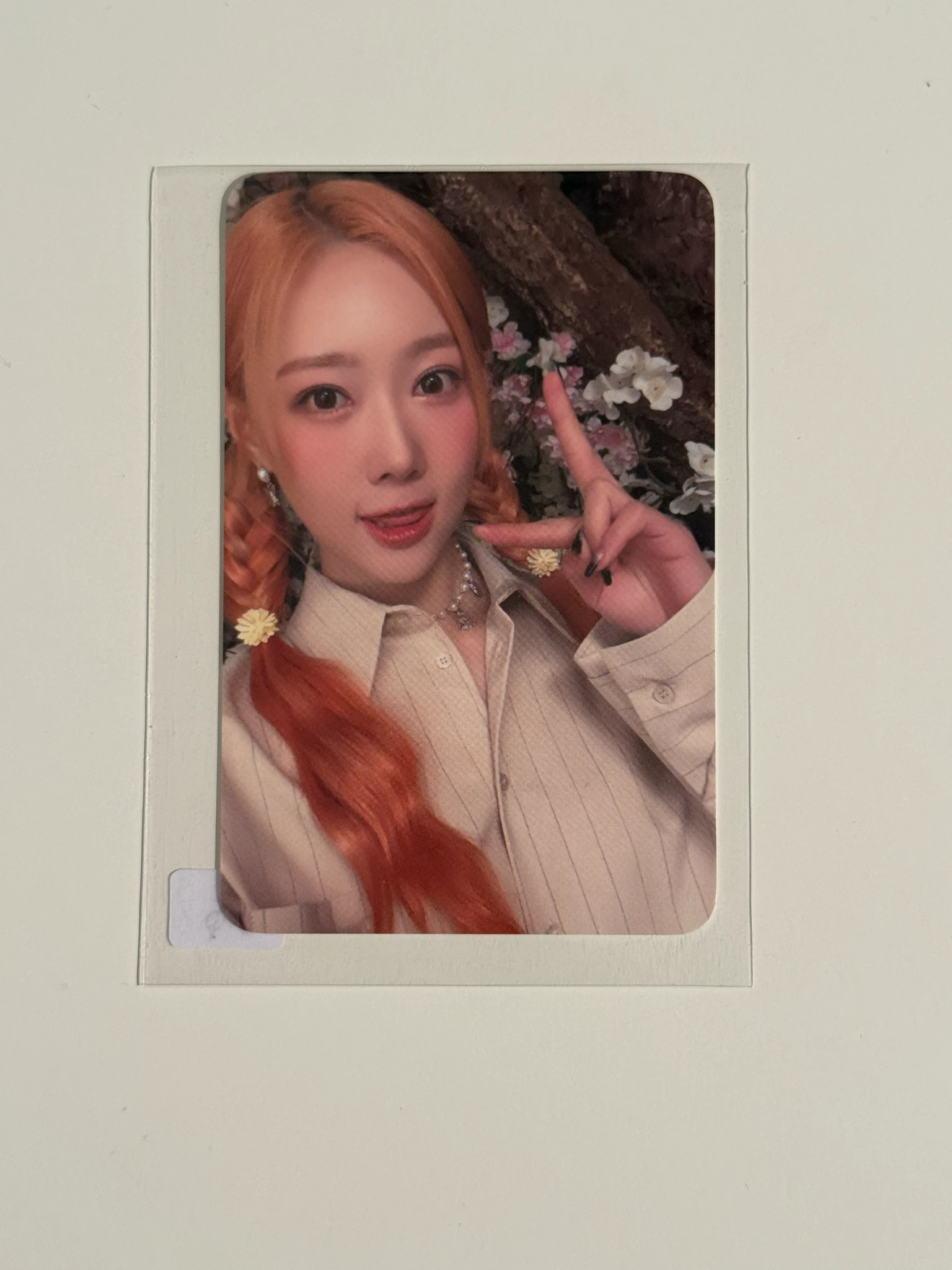 Dreamcatcher Handong Dreamcatcher - Handong - Reason Boutique Event merch photocard photocard set photocard holder listing photo 1