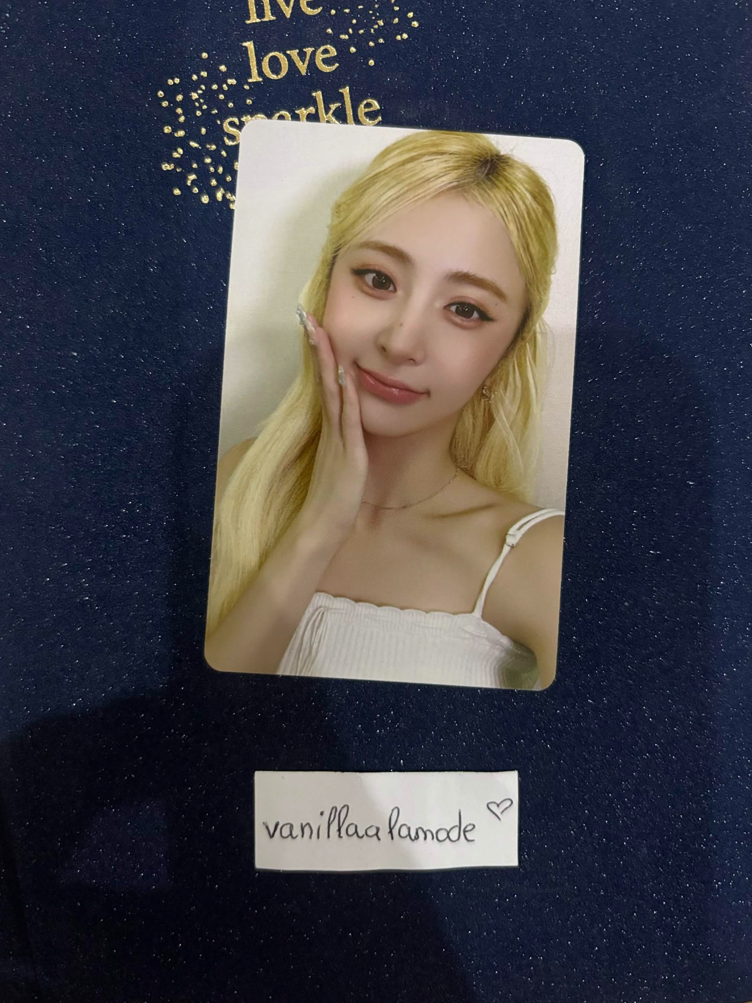 LE SSERAFIM Huh Yunjin LE SSERAFIM - Huh Yunjin - Made My Night Album weverse global shop (wvg) pob (pre-order benefit) compact version listing photo 1