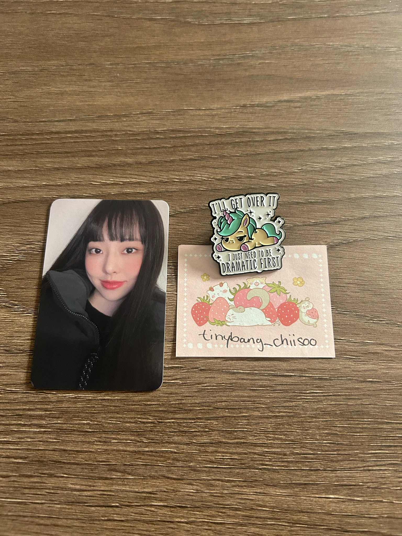LOONA ViVi LOONA - ViVi - LOOK:NA Hobbyplanet: Season 1 MD Other down jumper winner benefit merch photocard listing photo 1