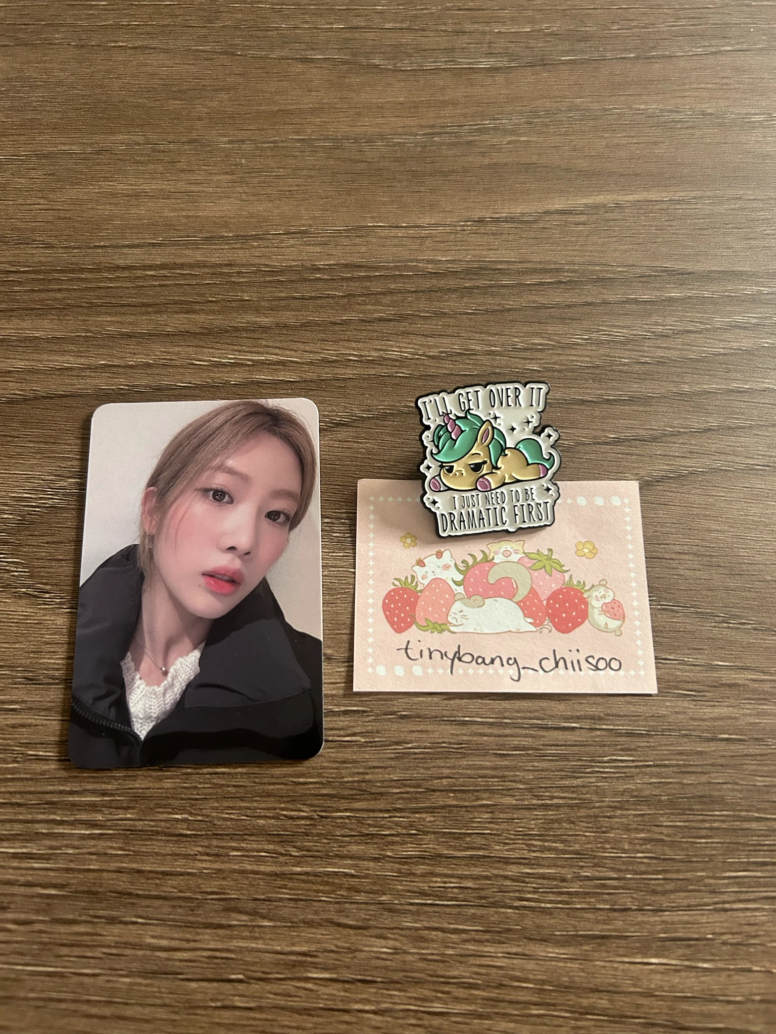 LOONA Kim Lip LOONA - Kim Lip - LOOK:NA Hobbyplanet: Season 1 MD Other down jumper winner benefit merch photocard listing photo 1