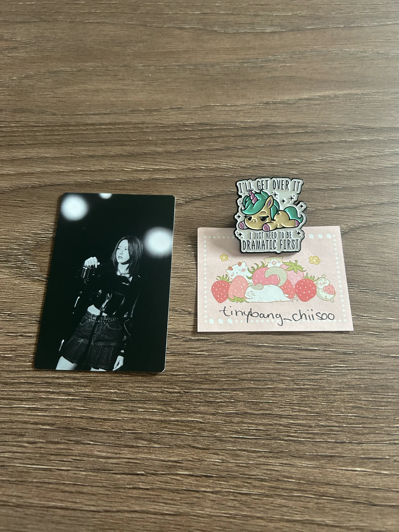 LOONA HyeJu LOONA - HyeJu - 2022 Season's Greetings Other season's greetings jpfc (japan fanclub) pob (pre-order benefit) postcard set listing photo 1