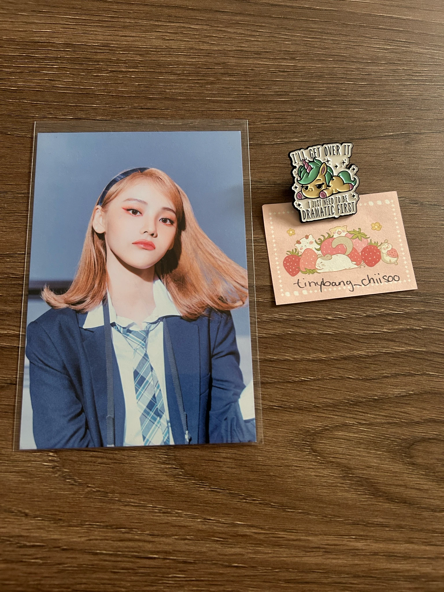 LOONA JinSoul LOONA - JinSoul - 2022 Season's Greetings Other pob (pre-order benefit) season's greetings fanclub/membership postcard item set listing photo 1