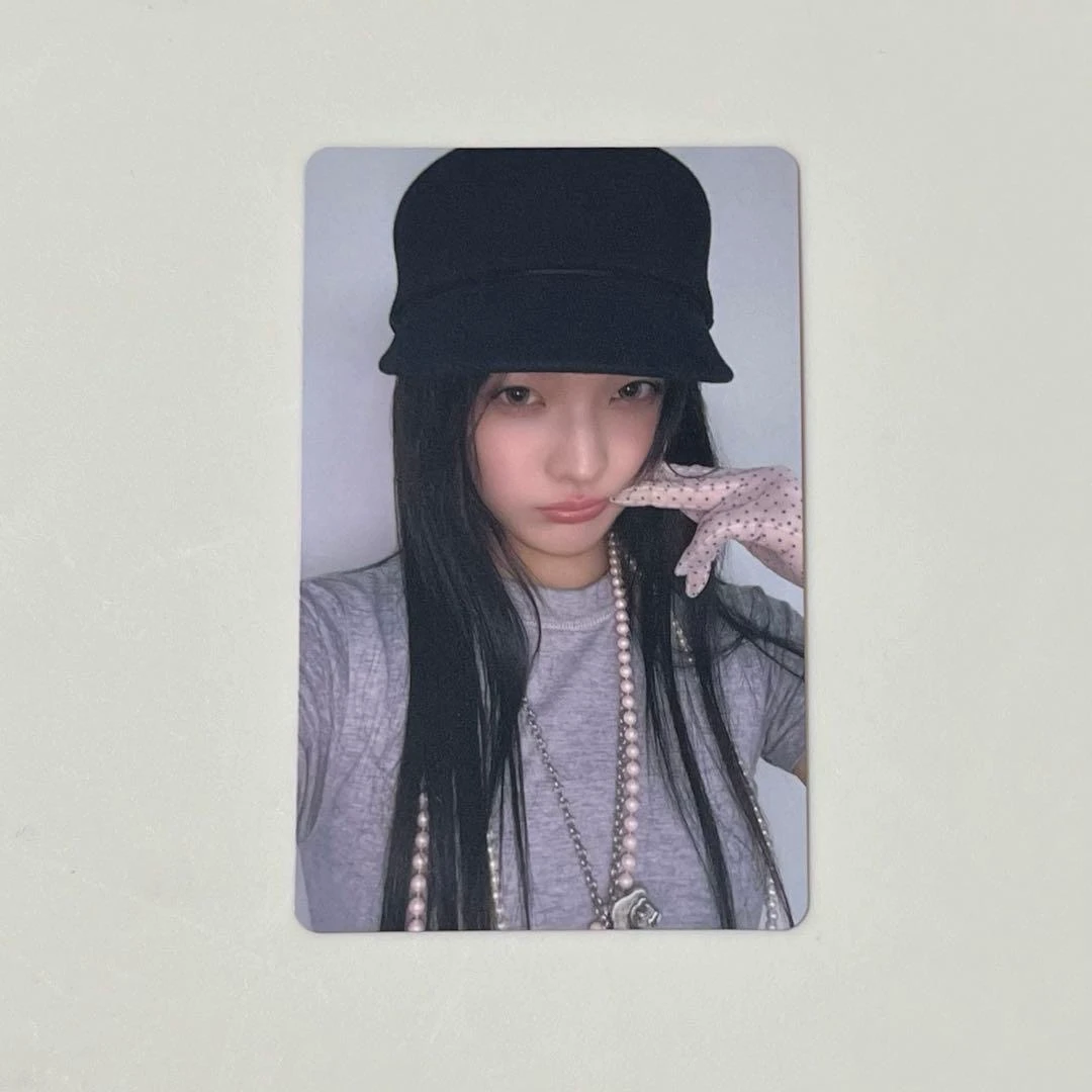 ILLIT Iroha ILLIT - Iroha - bomb Album pre-order benefit (pob) UMS japan (universal music store) gllit version listing photo 1
