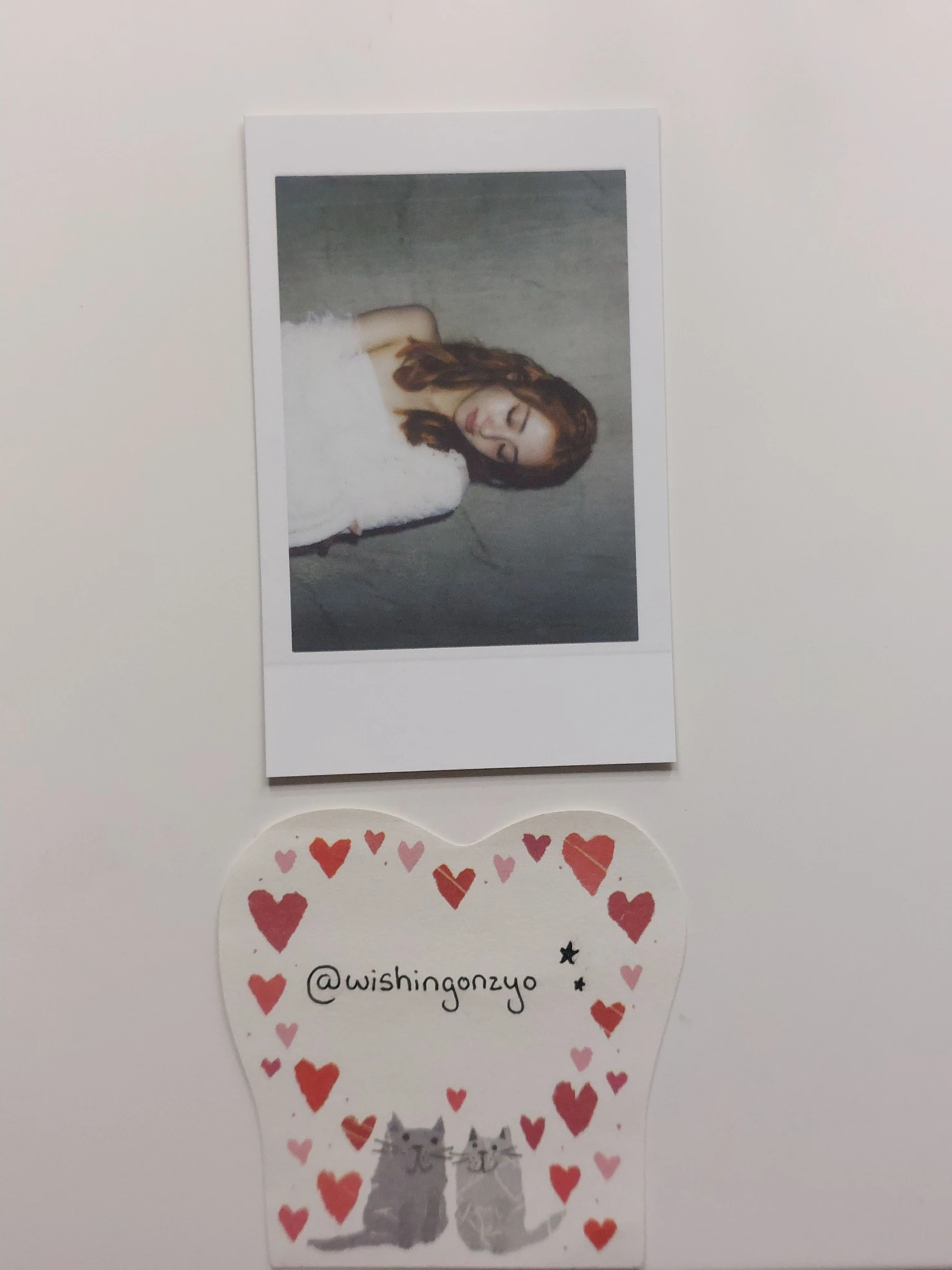 LE SSERAFIM Huh Yunjin LE SSERAFIM - Huh Yunjin - EASY Album polaroid trading card listing photo 1