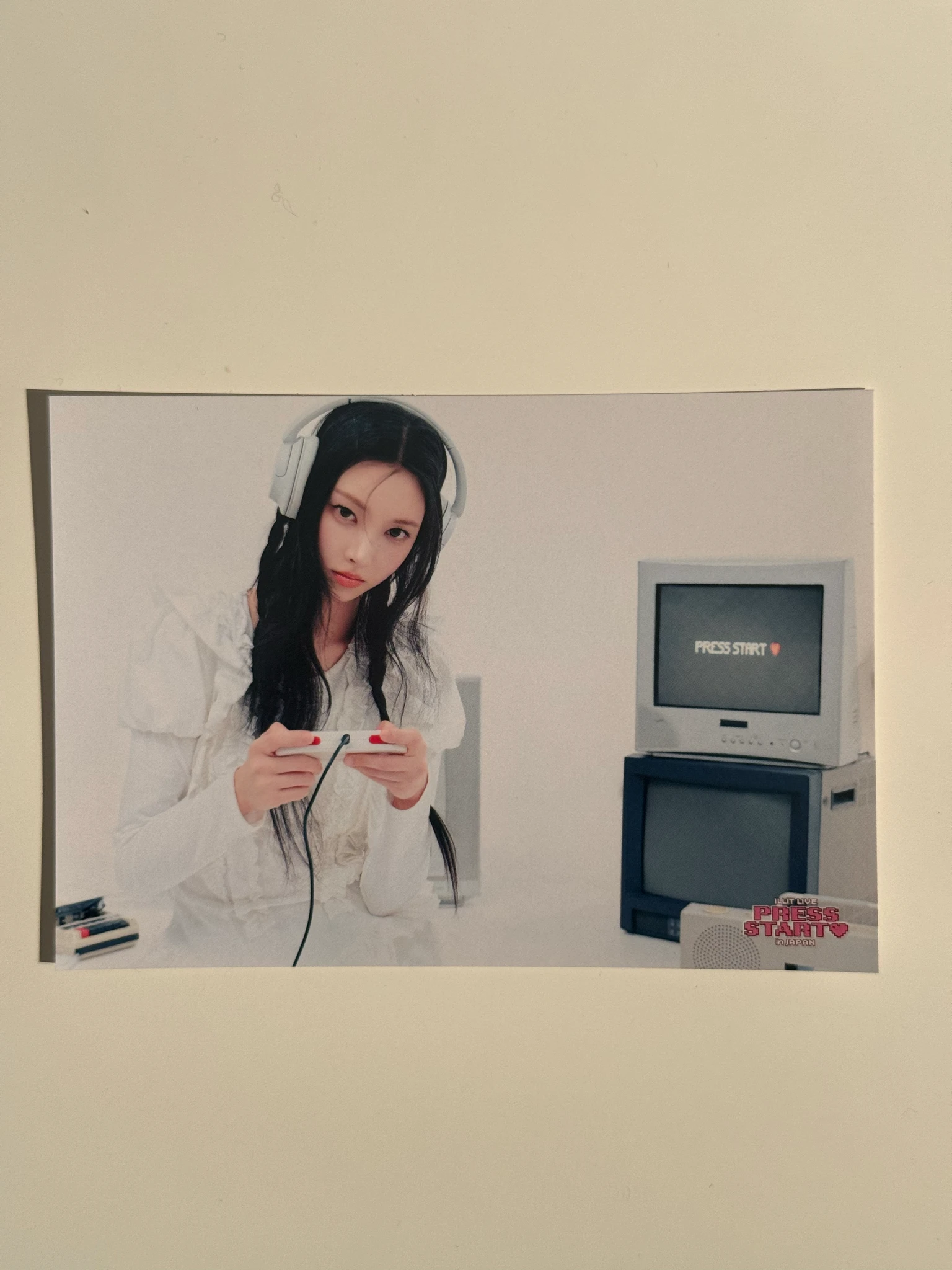 ILLIT Yunah ILLIT - Yunah - ILLIT LIVE ‘PRESS START♥︎︎︎’ Event japan photo print merch inclusion listing photo 1