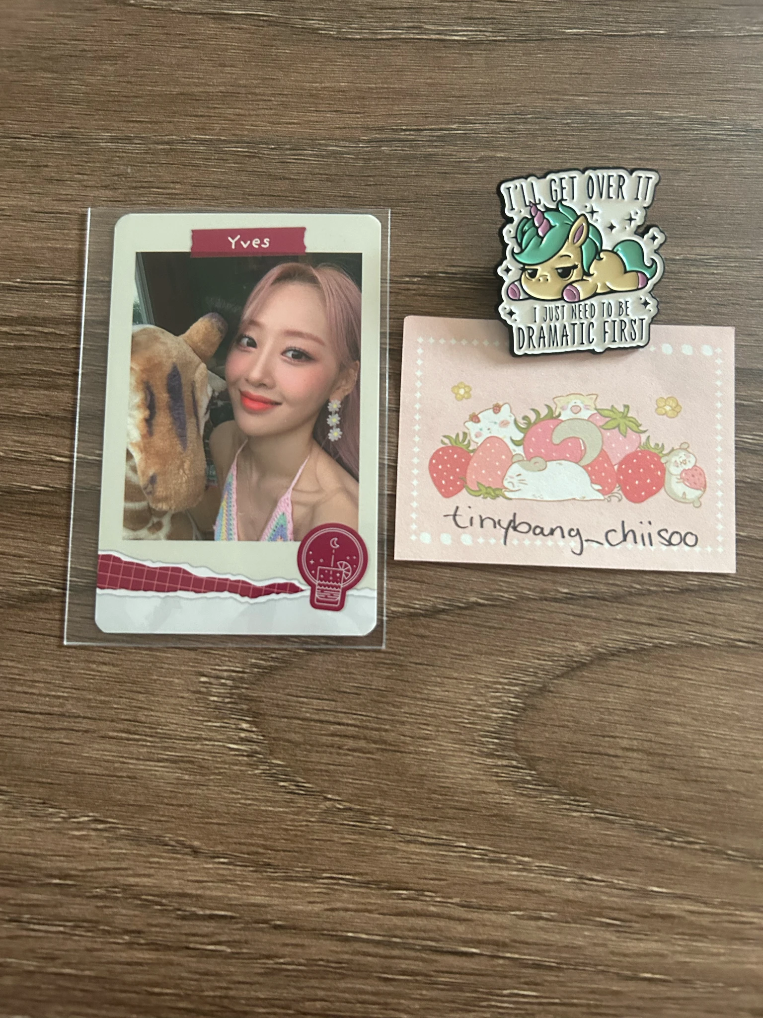 LOONA Yves LOONA - Yves - Summer Package 2022: LOONA's Vacation Other polaroid set polaroid merch photocard listing photo 1