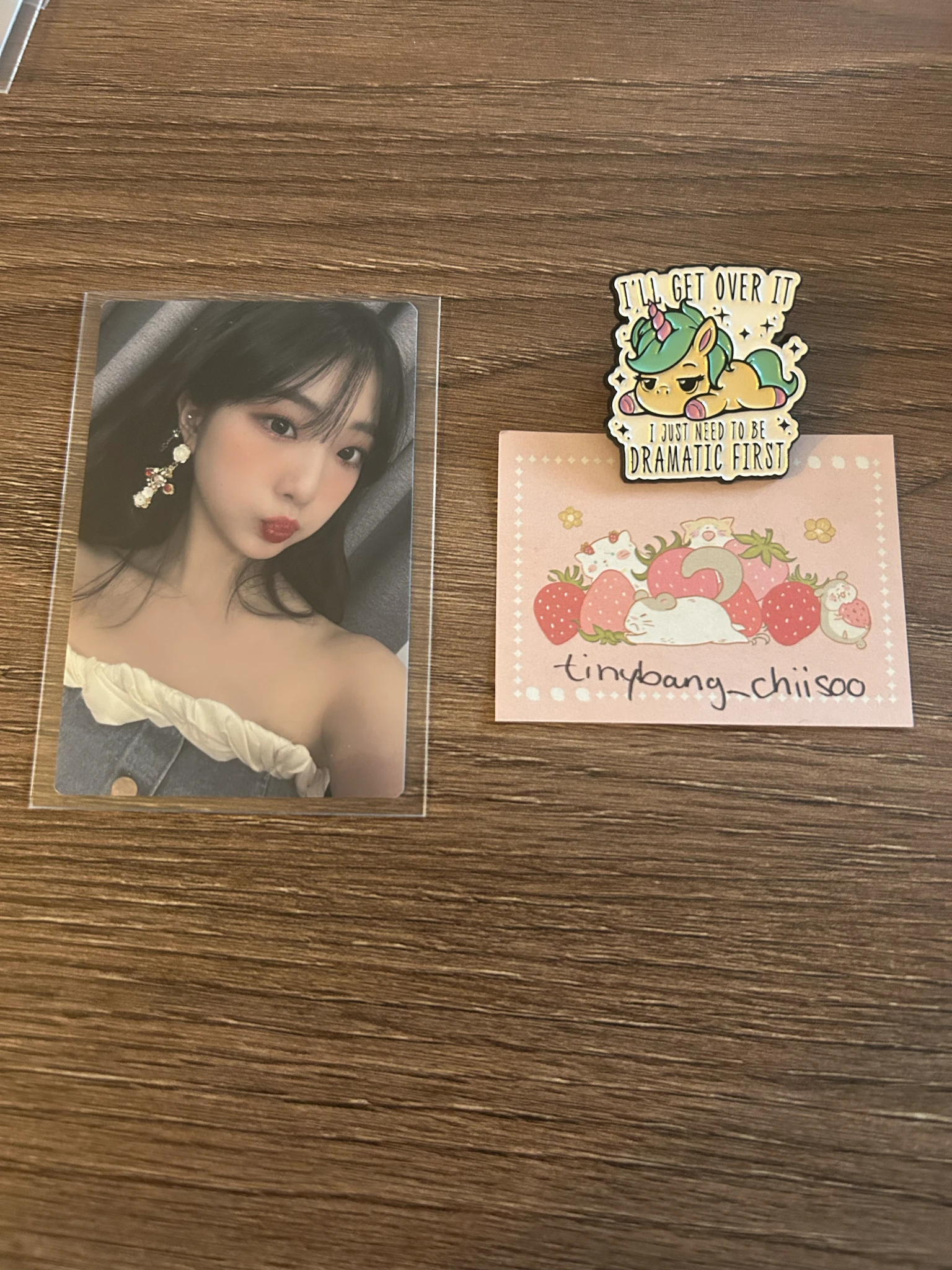 LOONA YeoJin LOONA - YeoJin - LOOK:NA Hobbyplanet Season 1 Merchandise Other merch photocard bandana keyring listing photo 1