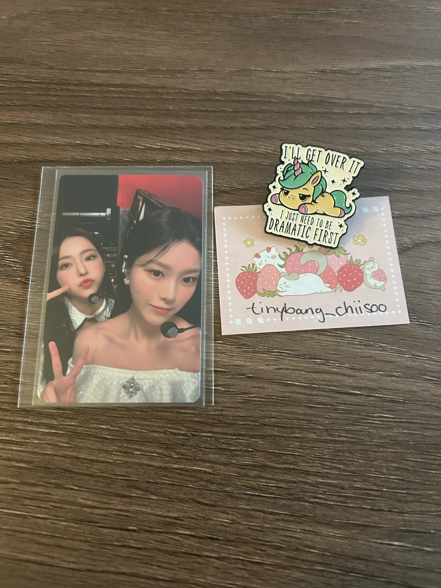 LOONA LOONA - HyunJin & ViVi - 2022 1st World Tour LOONATHEWORLD Event mymusictaste (mmt) trading card photocard set listing photo 1