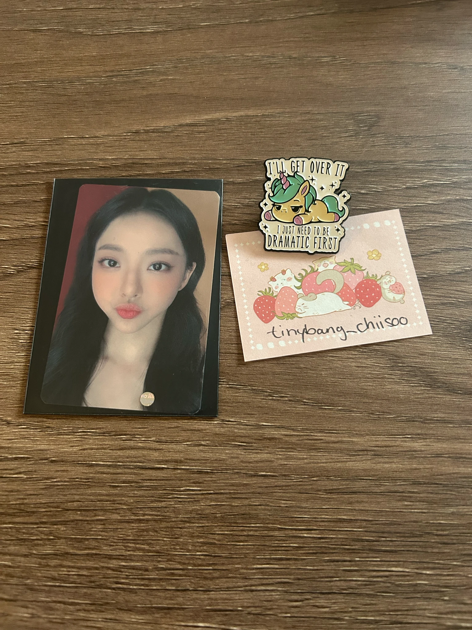 LOONA ViVi LOONA - ViVi - 2022 1st World Tour LOONATHEWORLD Event mymusictaste (mmt) trading card photocard set listing photo 1